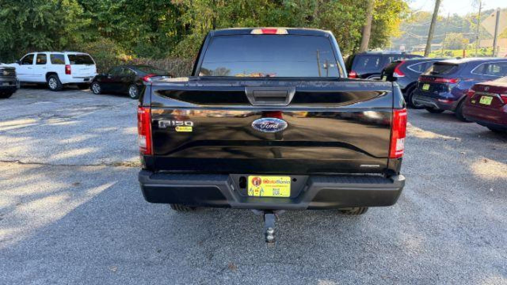 2016 Black Ford F-150 XLT SuperCrew 6.5-ft (1FTEW1CFXGF) with an 5.0L V8 engine, 6-Speed Automatic transmission, located at 1806 Veterans Memorial Hwy SW, Austell, GA, 30168, (770) 944-9558, 33.817959, -84.606987 - Photo#4
