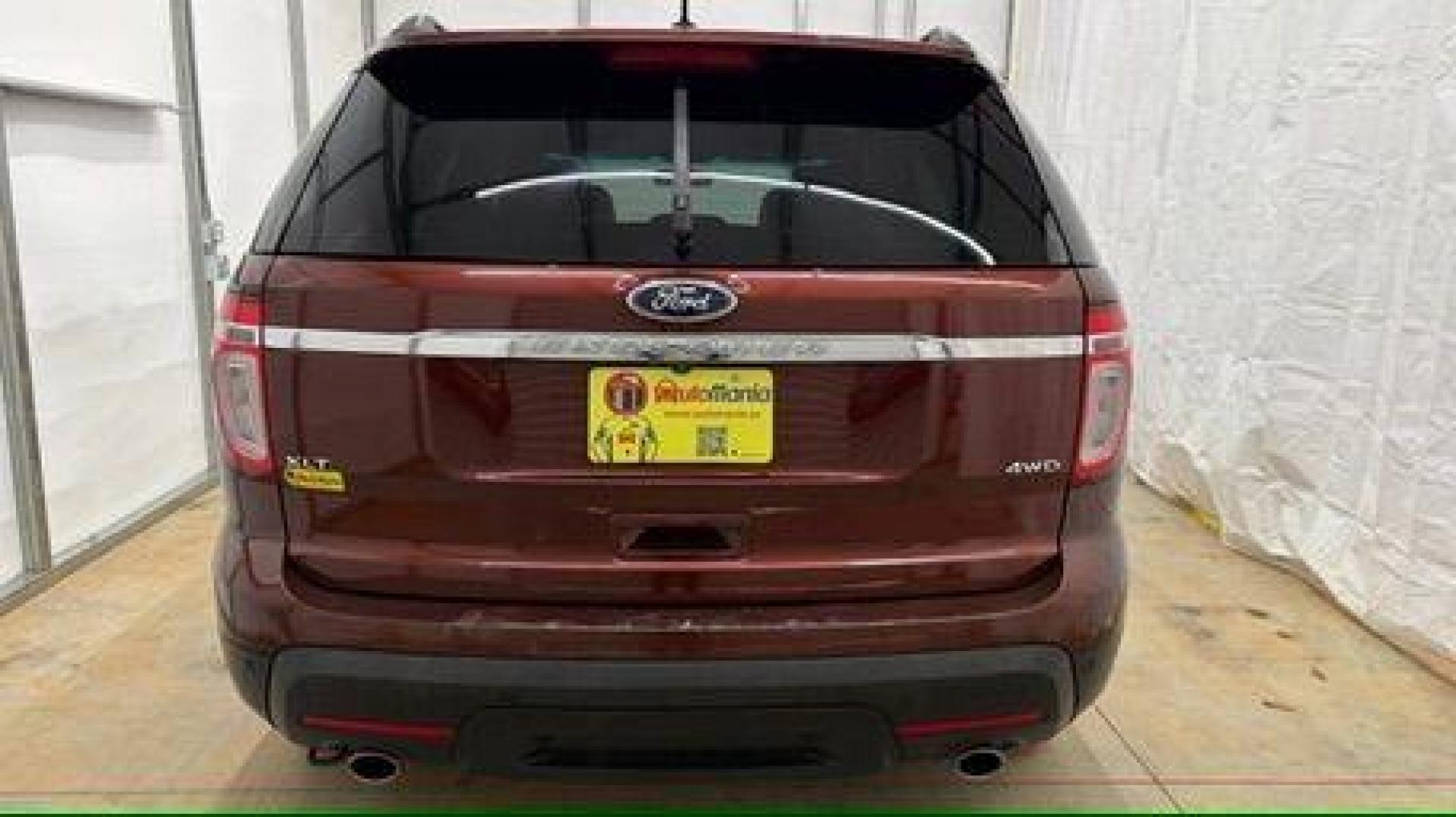 2015 Maroon Ford Explorer XLT 4WD (1FM5K8D80FG) with an 3.5L V6 DOHC 24V engine, 6-Speed Automatic transmission, located at 1806 Veterans Memorial Hwy SW, Austell, GA, 30168, (770) 944-9558, 33.817959, -84.606987 - Photo#5
