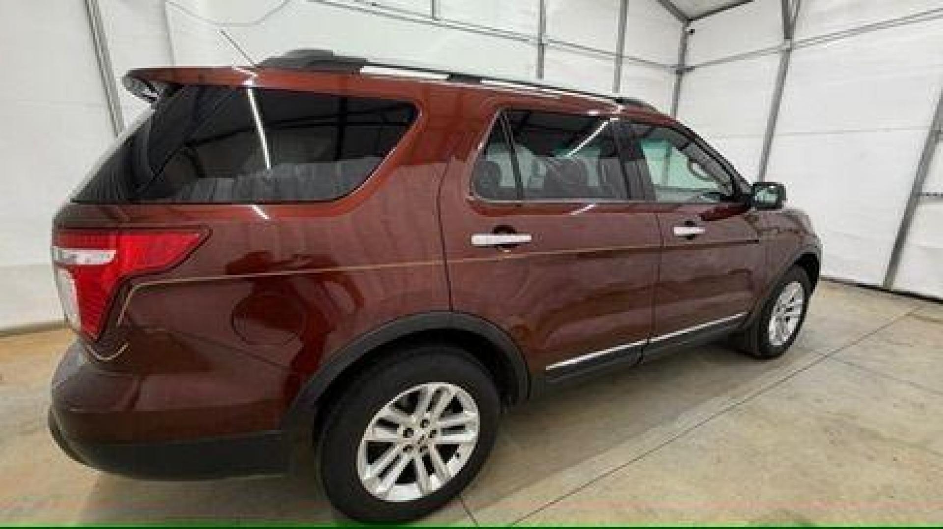 2015 Maroon Ford Explorer XLT 4WD (1FM5K8D80FG) with an 3.5L V6 DOHC 24V engine, 6-Speed Automatic transmission, located at 1806 Veterans Memorial Hwy SW, Austell, GA, 30168, (770) 944-9558, 33.817959, -84.606987 - Photo#7