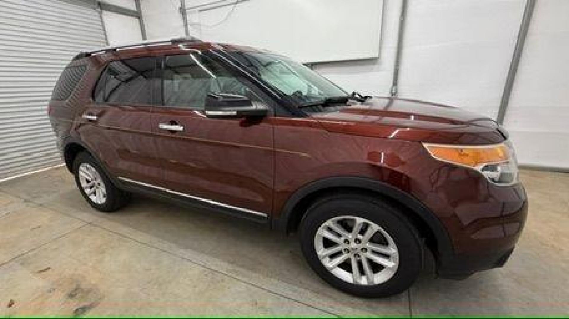 2015 Maroon Ford Explorer XLT 4WD (1FM5K8D80FG) with an 3.5L V6 DOHC 24V engine, 6-Speed Automatic transmission, located at 1806 Veterans Memorial Hwy SW, Austell, GA, 30168, (770) 944-9558, 33.817959, -84.606987 - Photo#8