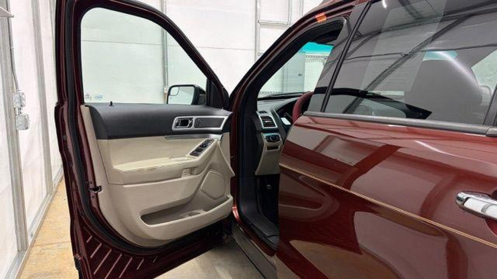 2015 Maroon Ford Explorer XLT 4WD (1FM5K8D80FG) with an 3.5L V6 DOHC 24V engine, 6-Speed Automatic transmission, located at 1806 Veterans Memorial Hwy SW, Austell, GA, 30168, (770) 944-9558, 33.817959, -84.606987 - Photo#11