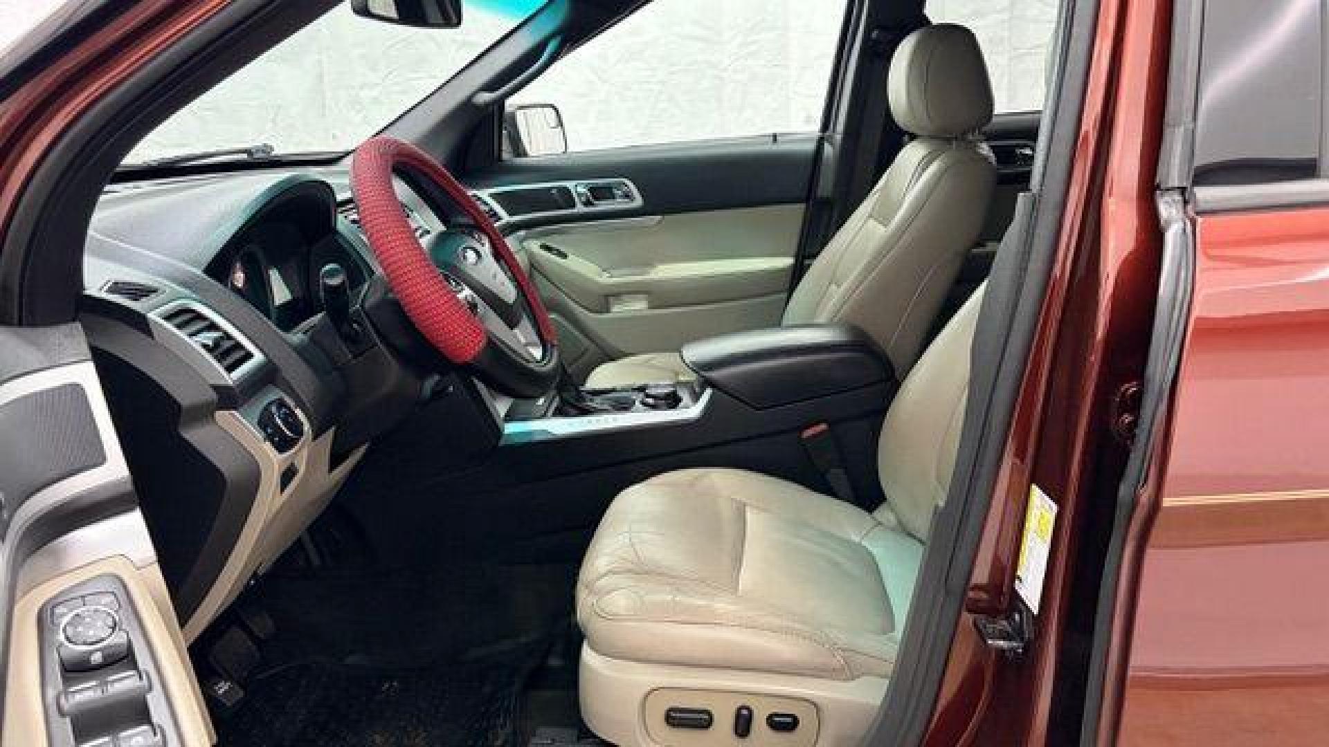 2015 Maroon Ford Explorer XLT 4WD (1FM5K8D80FG) with an 3.5L V6 DOHC 24V engine, 6-Speed Automatic transmission, located at 1806 Veterans Memorial Hwy SW, Austell, GA, 30168, (770) 944-9558, 33.817959, -84.606987 - Photo#12