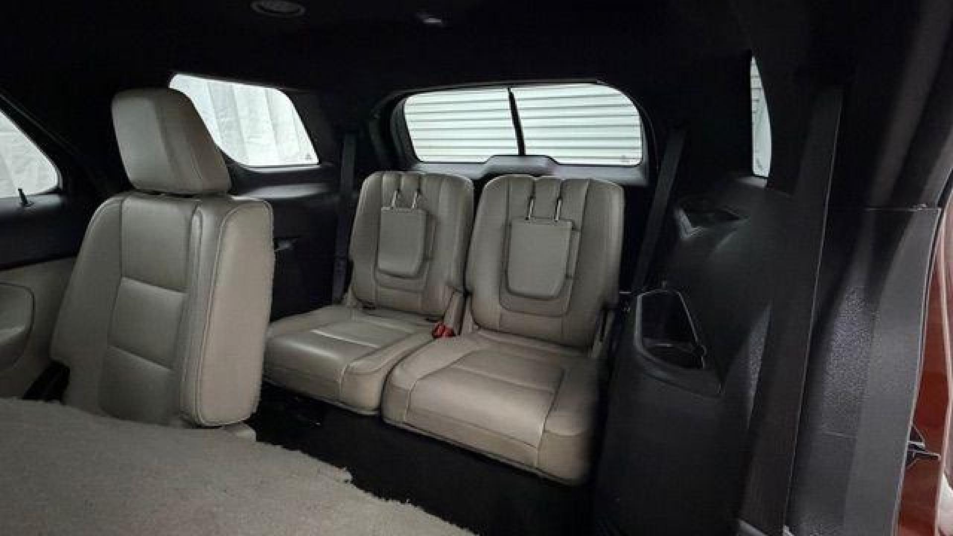 2015 Maroon Ford Explorer XLT 4WD (1FM5K8D80FG) with an 3.5L V6 DOHC 24V engine, 6-Speed Automatic transmission, located at 1806 Veterans Memorial Hwy SW, Austell, GA, 30168, (770) 944-9558, 33.817959, -84.606987 - Photo#16