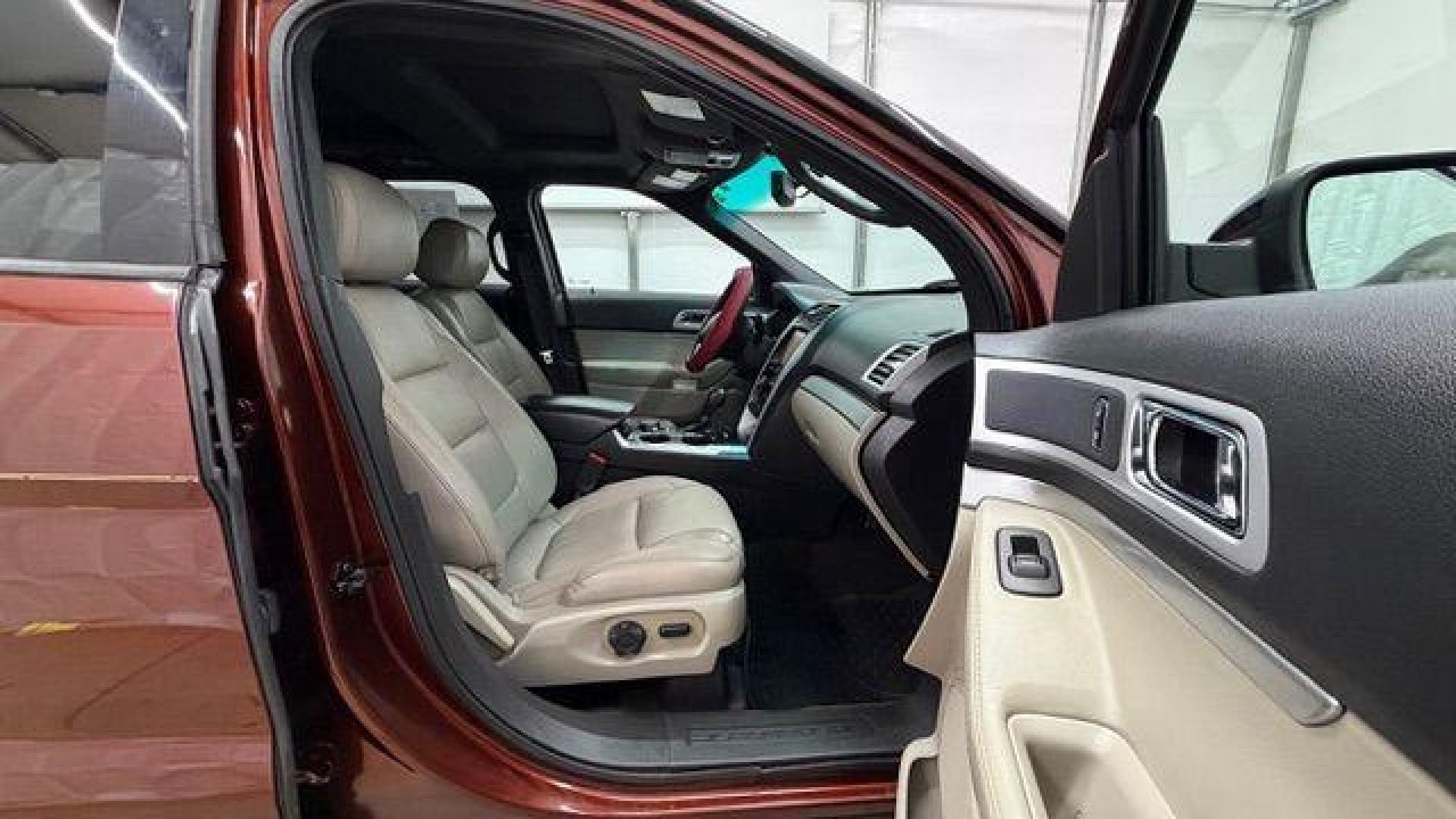 2015 Maroon Ford Explorer XLT 4WD (1FM5K8D80FG) with an 3.5L V6 DOHC 24V engine, 6-Speed Automatic transmission, located at 1806 Veterans Memorial Hwy SW, Austell, GA, 30168, (770) 944-9558, 33.817959, -84.606987 - Photo#20