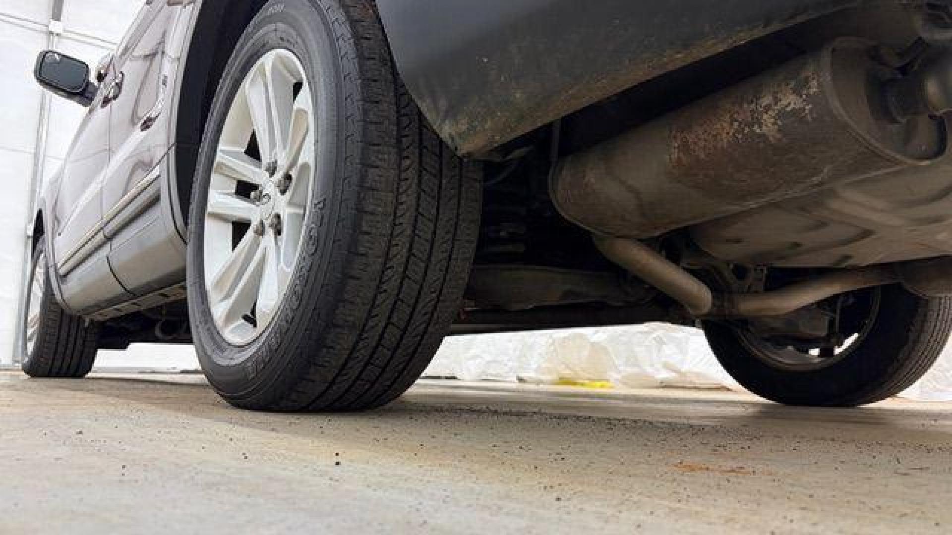 2015 Maroon Ford Explorer XLT 4WD (1FM5K8D80FG) with an 3.5L V6 DOHC 24V engine, 6-Speed Automatic transmission, located at 1806 Veterans Memorial Hwy SW, Austell, GA, 30168, (770) 944-9558, 33.817959, -84.606987 - Photo#23
