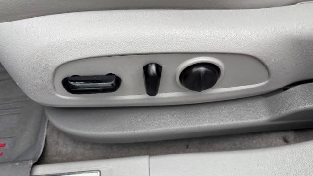 2019 Blue GMC Acadia SLT-1 (1GKKNMLS1KZ) with an 2.5L I-4 gasoline di engine, Automatic transmission, located at 1806 Veterans Memorial Hwy SW, Austell, GA, 30168, (770) 944-9558, 33.817959, -84.606987 - Photo#12