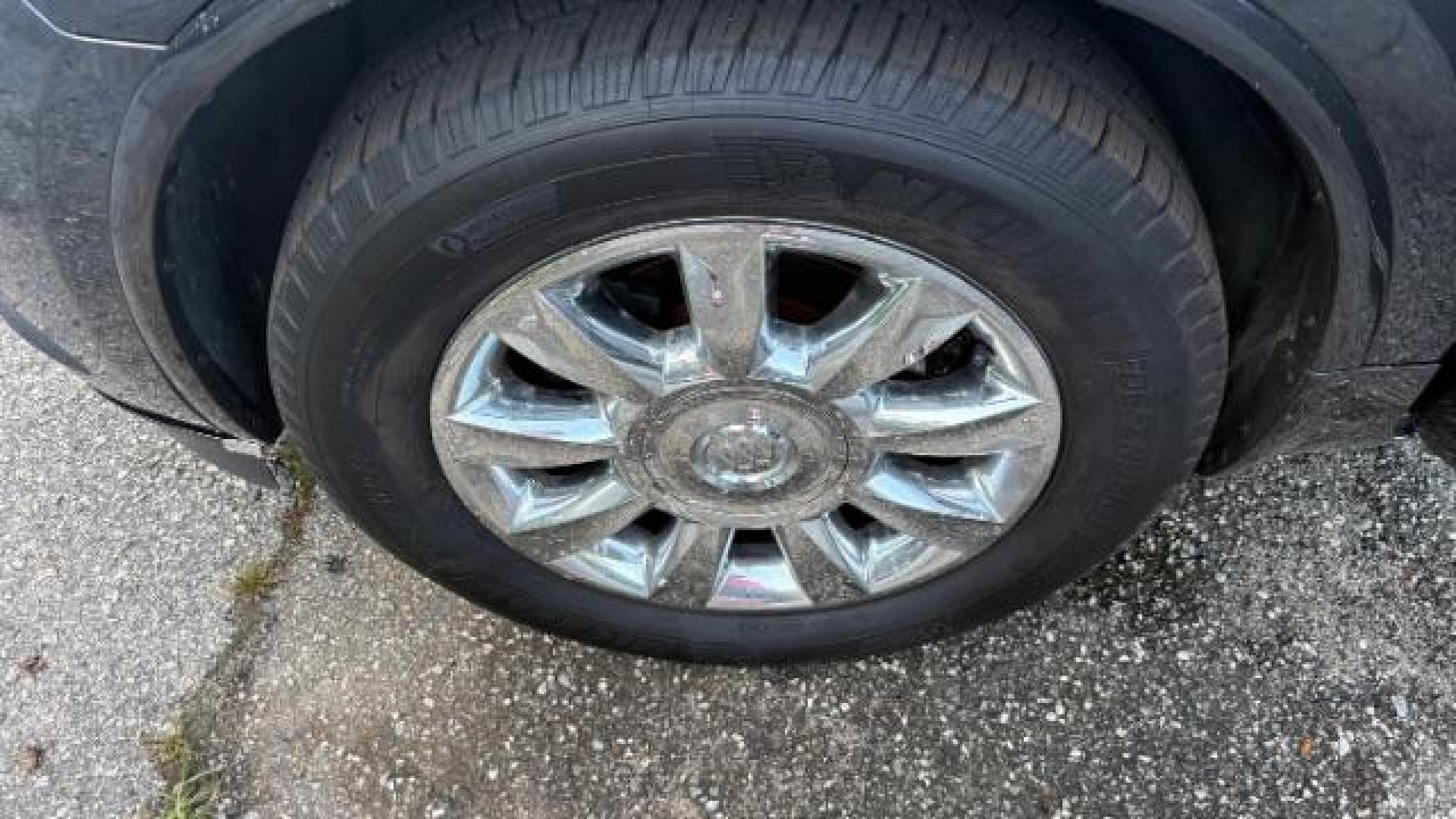 2014 Gray Buick Enclave Premium (5GAKRCKD8EJ) with an 3.6L V-6 gasoline direct injection engine, located at 1806 Veterans Memorial Hwy SW, Austell, GA, 30168, (770) 944-9558, 33.817959, -84.606987 - Photo#15