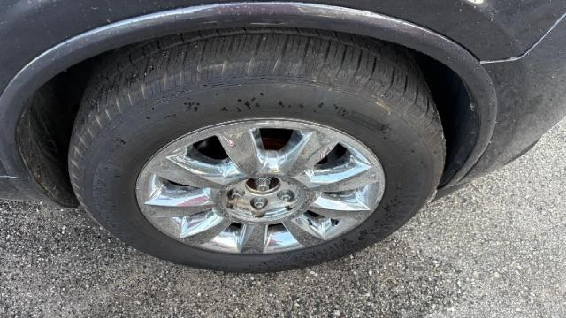 2014 Gray Buick Enclave Premium (5GAKRCKD8EJ) with an 3.6L V-6 gasoline direct injection engine, located at 1806 Veterans Memorial Hwy SW, Austell, GA, 30168, (770) 944-9558, 33.817959, -84.606987 - Photo#16