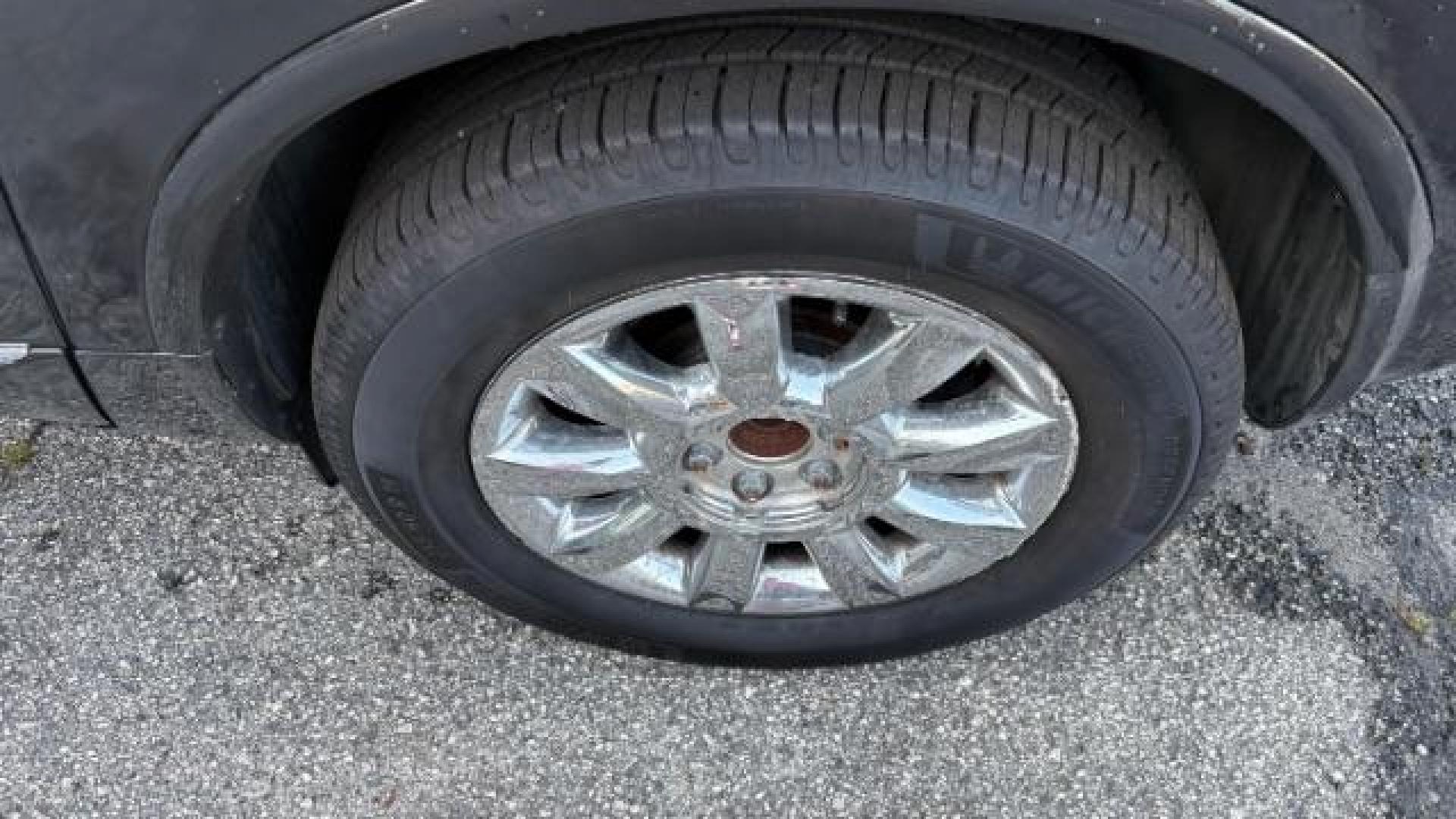 2014 Gray Buick Enclave Premium (5GAKRCKD8EJ) with an 3.6L V-6 gasoline direct injection engine, located at 1806 Veterans Memorial Hwy SW, Austell, GA, 30168, (770) 944-9558, 33.817959, -84.606987 - Photo#18