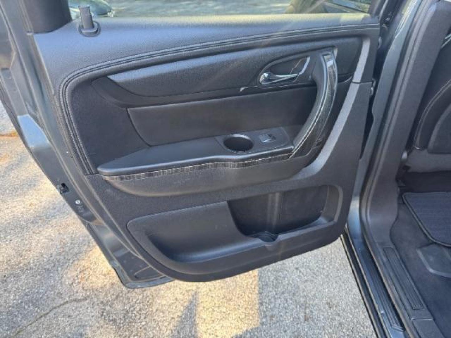 2013 Gray GMC Acadia SLT-1 (1GKKRRKD5DJ) , located at 1806 Veterans Memorial Hwy SW, Austell, GA, 30168, (770) 944-9558, 33.817959, -84.606987 - Photo#10