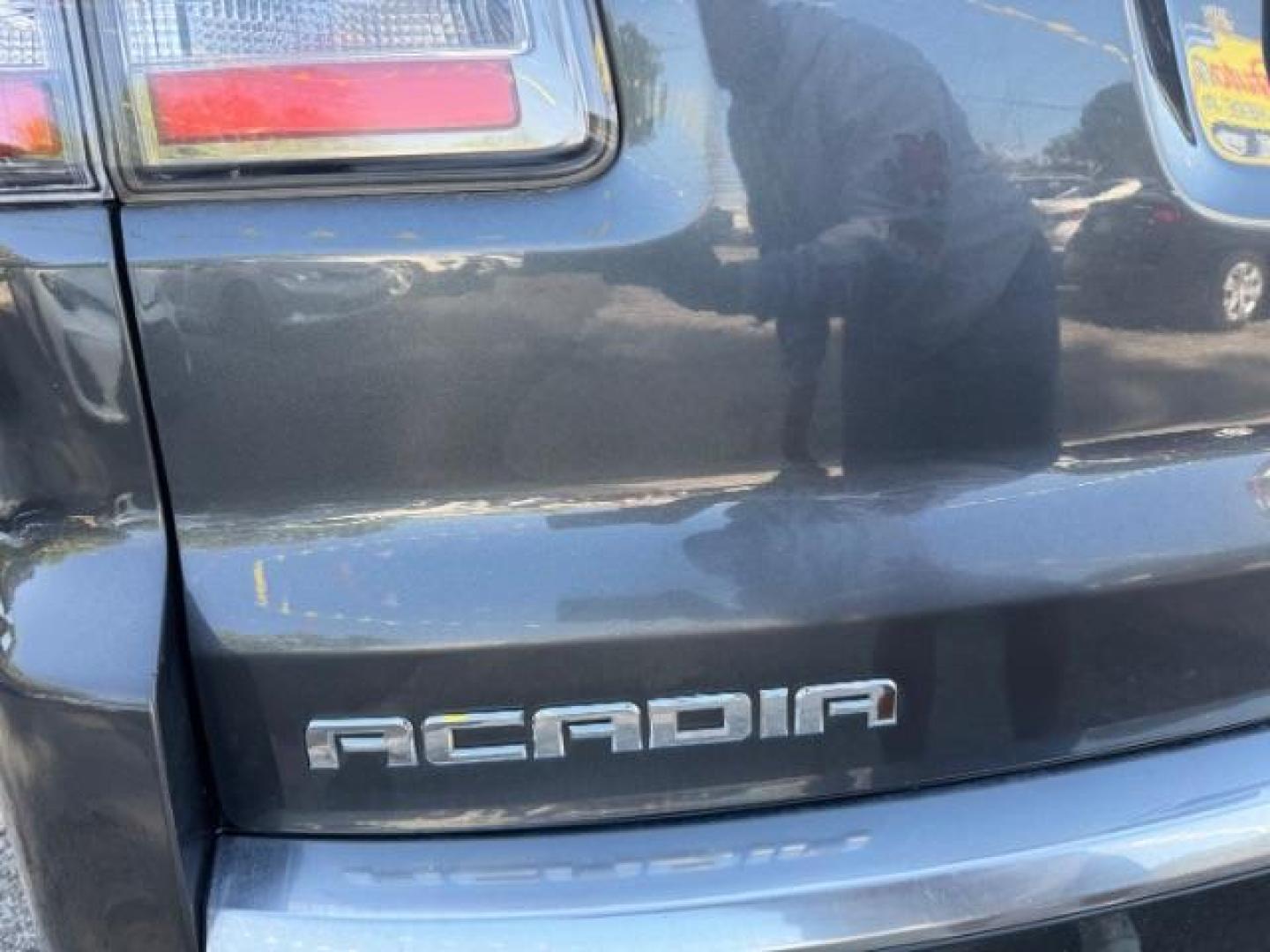2013 Gray GMC Acadia SLT-1 (1GKKRRKD5DJ) , located at 1806 Veterans Memorial Hwy SW, Austell, GA, 30168, (770) 944-9558, 33.817959, -84.606987 - Photo#18