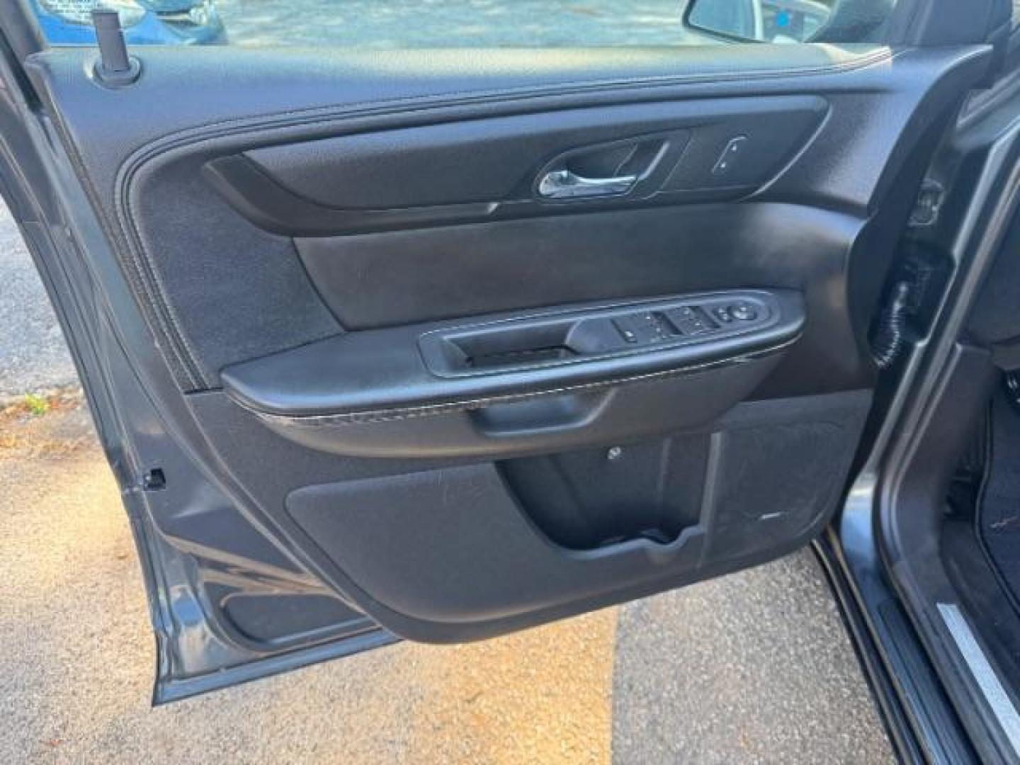 2013 Gray GMC Acadia SLT-1 (1GKKRRKD5DJ) , located at 1806 Veterans Memorial Hwy SW, Austell, GA, 30168, (770) 944-9558, 33.817959, -84.606987 - Photo#7