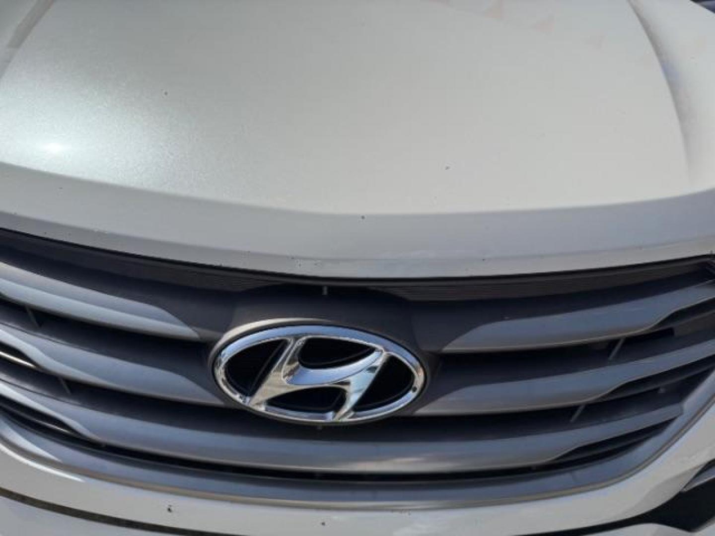 2017 White Hyundai Santa Fe Sport BASE (5NMZU3LB1HH) with an 2.4L I-4 DI DOHC engine, located at 1806 Veterans Memorial Hwy SW, Austell, GA, 30168, (770) 944-9558, 33.817959, -84.606987 - Photo#18