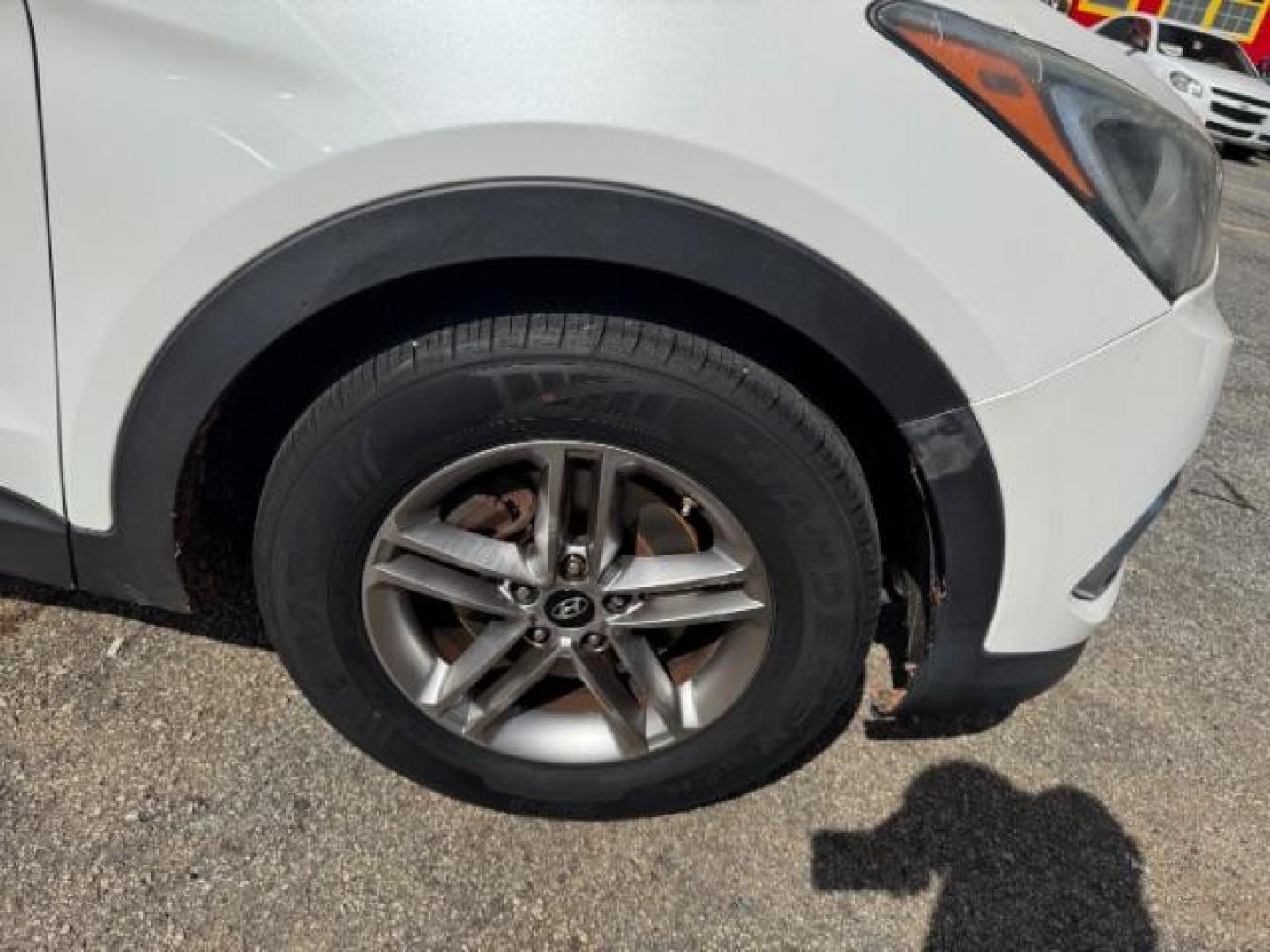 2017 White Hyundai Santa Fe Sport BASE (5NMZU3LB1HH) with an 2.4L I-4 DI DOHC engine, located at 1806 Veterans Memorial Hwy SW, Austell, GA, 30168, (770) 944-9558, 33.817959, -84.606987 - Photo#21