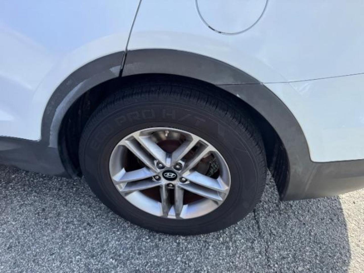 2017 White Hyundai Santa Fe Sport BASE (5NMZU3LB1HH) with an 2.4L I-4 DI DOHC engine, located at 1806 Veterans Memorial Hwy SW, Austell, GA, 30168, (770) 944-9558, 33.817959, -84.606987 - Photo#23