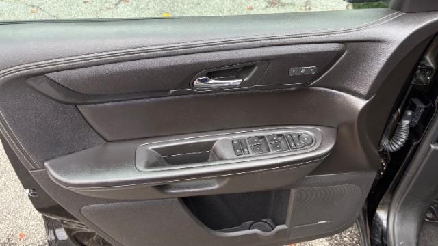 2017 Black Chevrolet Traverse 2LT (1GNKVHKD5HJ) with an 3.6L V-6 gasoline di engine, located at 1806 Veterans Memorial Hwy SW, Austell, GA, 30168, (770) 944-9558, 33.817959, -84.606987 - Photo#12