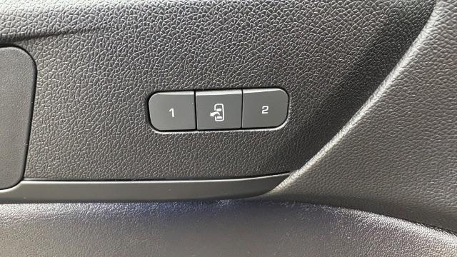 2017 Black Chevrolet Traverse 2LT (1GNKVHKD5HJ) with an 3.6L V-6 gasoline di engine, located at 1806 Veterans Memorial Hwy SW, Austell, GA, 30168, (770) 944-9558, 33.817959, -84.606987 - Photo#13