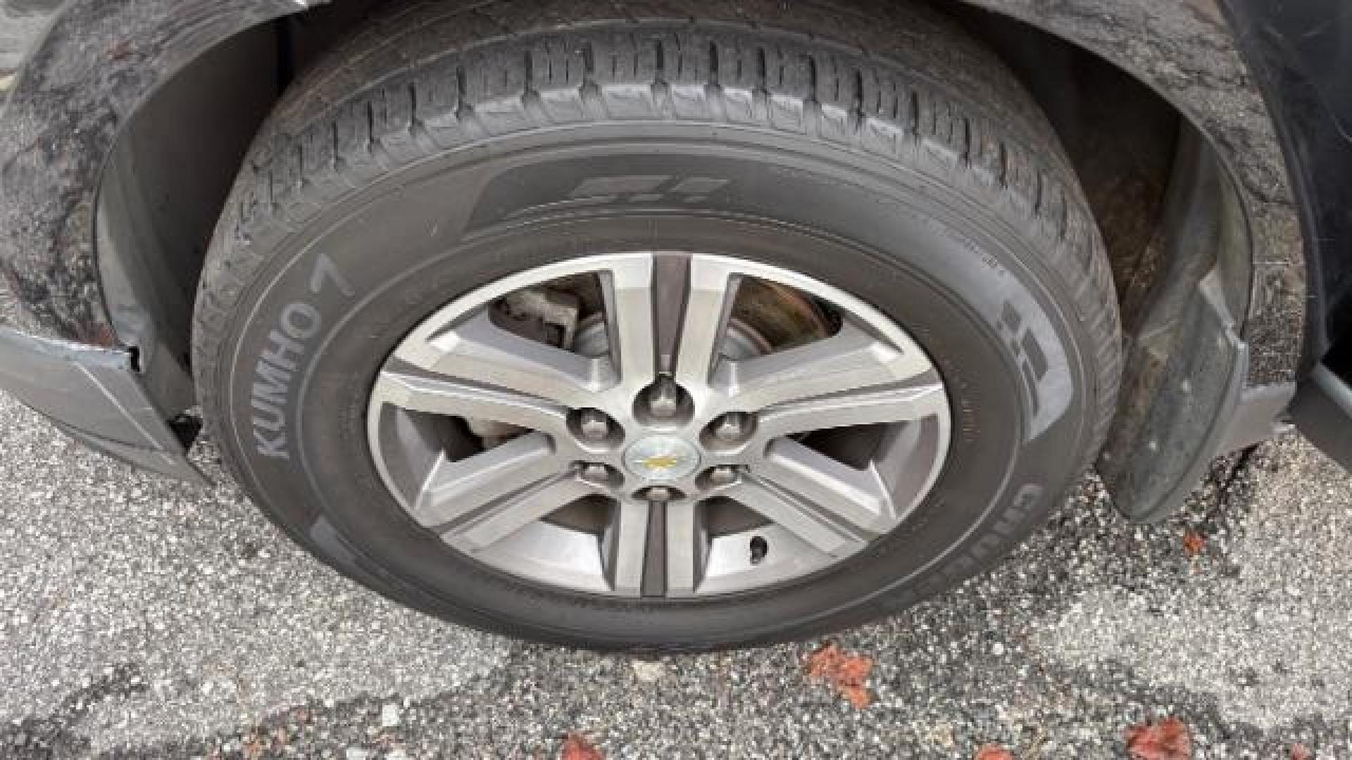 2017 Black Chevrolet Traverse 2LT (1GNKVHKD5HJ) with an 3.6L V-6 gasoline di engine, located at 1806 Veterans Memorial Hwy SW, Austell, GA, 30168, (770) 944-9558, 33.817959, -84.606987 - Photo#19