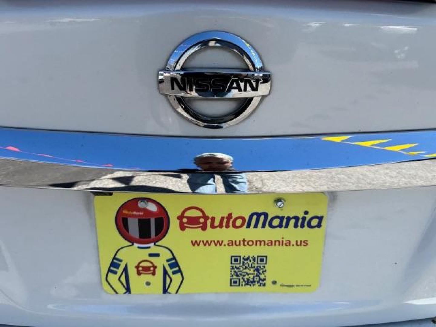 2014 White Nissan Altima 2.5 (1N4AL3AP0EC) with an 2.5L I-4 DOHC engine, located at 1806 Veterans Memorial Hwy SW, Austell, GA, 30168, (770) 944-9558, 33.817959, -84.606987 - Photo#23