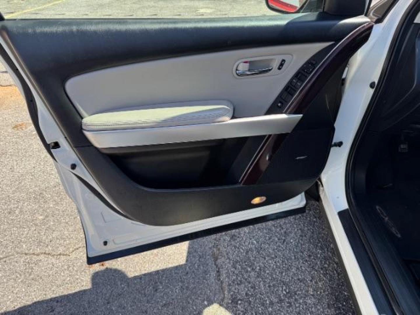 2014 White Mazda CX-9 Grand Touring (JM3TB2DA8E0) with an 3.7L V-6 DOHC engine, located at 1806 Veterans Memorial Hwy SW, Austell, GA, 30168, (770) 944-9558, 33.817959, -84.606987 - Photo#7