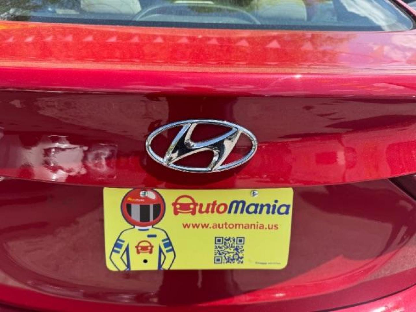 2015 Red Hyundai Elantra SE (KMHDH4AE7FU) with an Nu 1.8L I-4 DOHC engine, located at 1806 Veterans Memorial Hwy SW, Austell, GA, 30168, (770) 944-9558, 33.817959, -84.606987 - Photo#10
