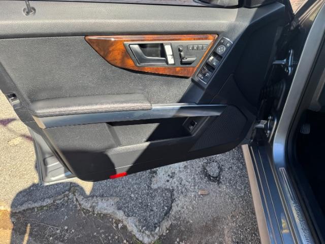 2014 Silver Mercedes-Benz GLK 350 1 (WDCGG5HB3EG) , located at 1806 Veterans Memorial Hwy SW, Austell, GA, 30168, (770) 944-9558, 33.817959, -84.606987 - Photo#6