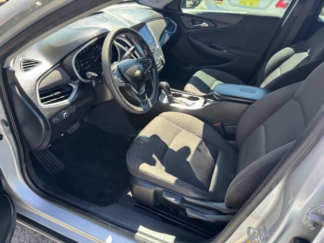 2019 Silver Chevrolet Malibu 1LS (1G1ZB5ST4KF) with an ECOTEC 1.5L I-4 gaso engine, located at 1806 Veterans Memorial Hwy SW, Austell, GA, 30168, (770) 944-9558, 33.817959, -84.606987 - Photo#5