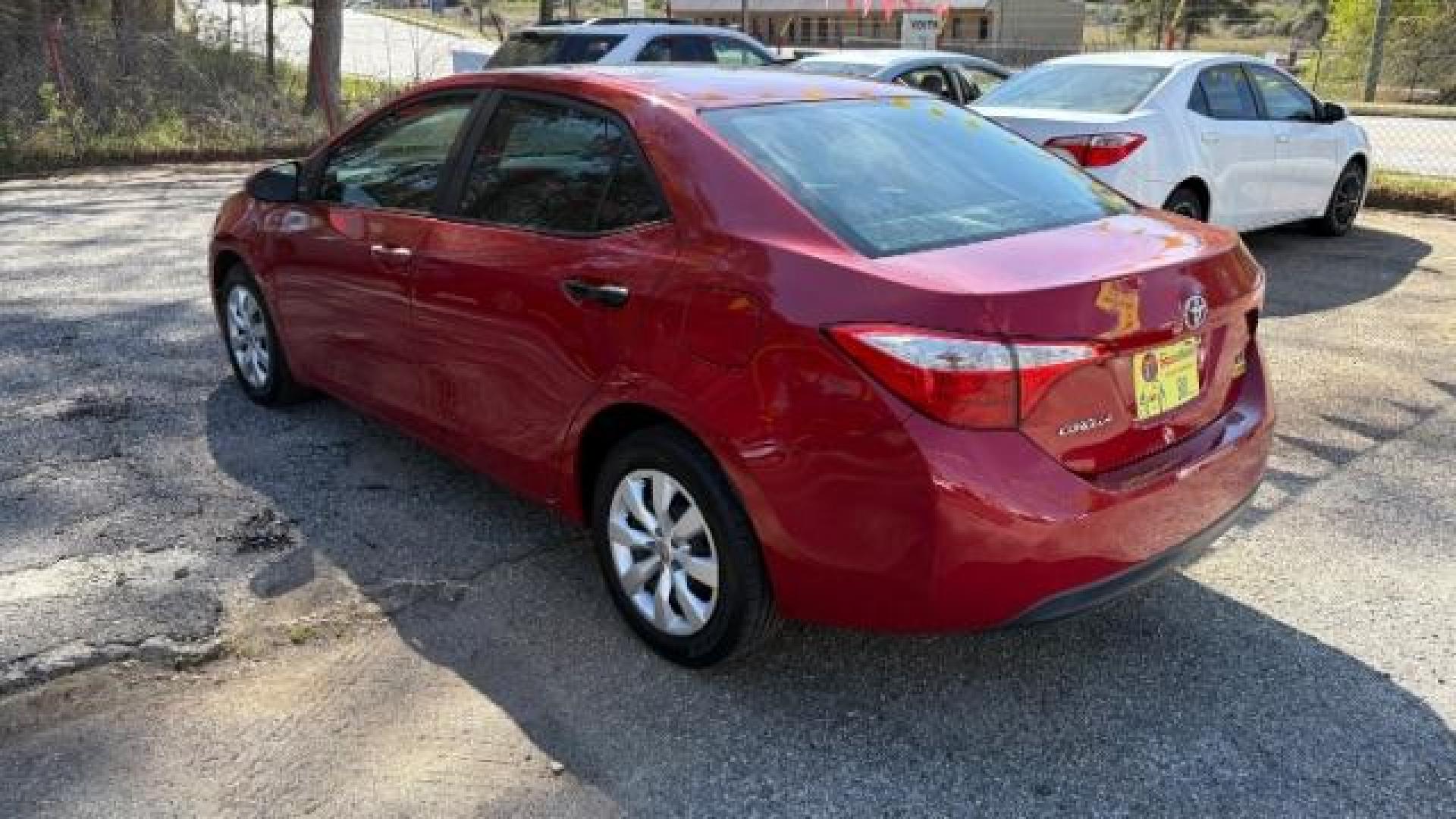 2015 RED Toyota Corolla LE (2T1BURHE7FC) with an 1.8L I-4 DOHC engine, located at 1806 Veterans Memorial Hwy SW, Austell, GA, 30168, (770) 944-9558, 33.817959, -84.606987 - Photo#4