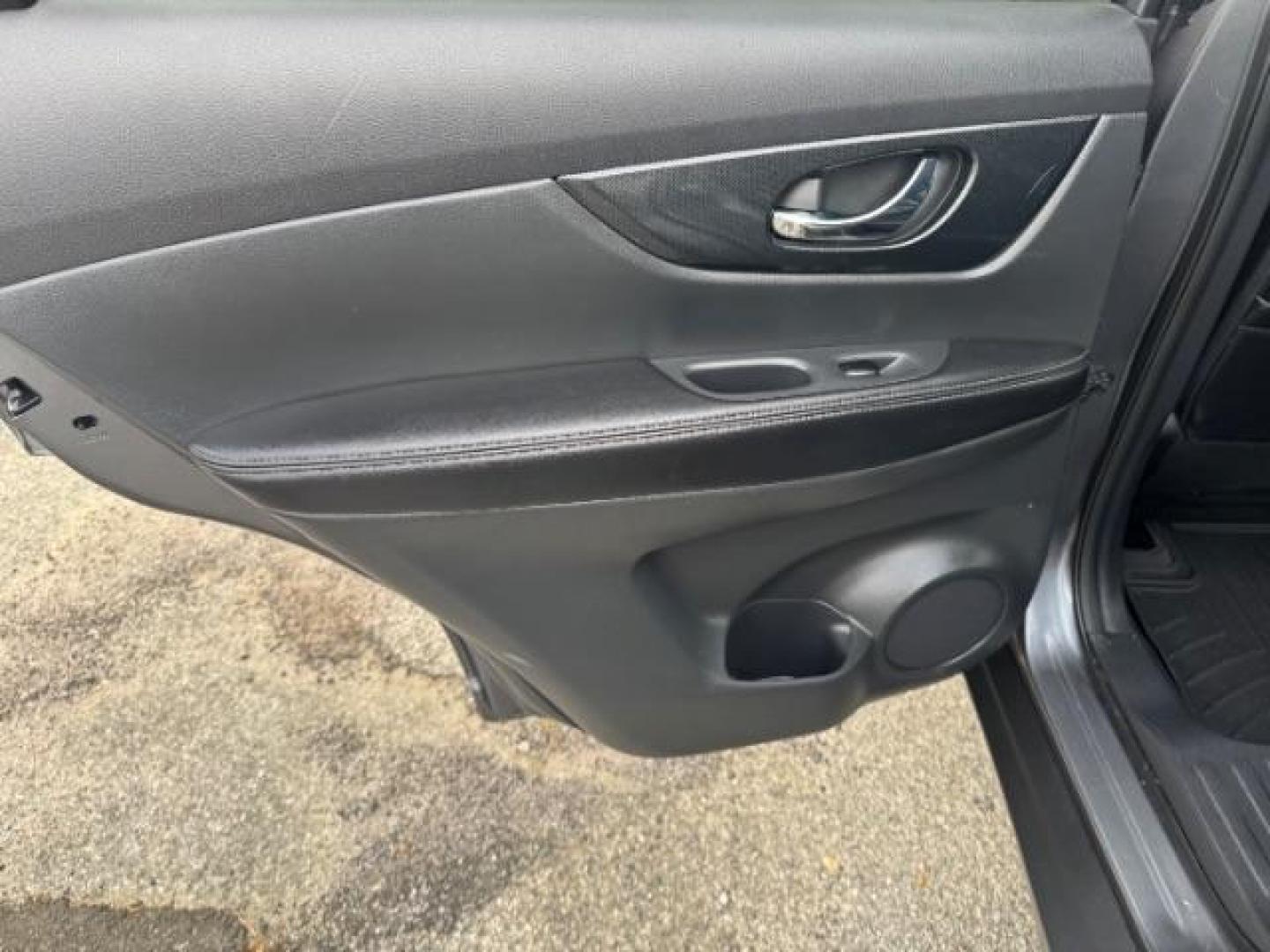 2016 GRAY Nissan Rogue SL (5N1AT2MT5GC) with an 2.5L I-4 DOHC engine, located at 1806 Veterans Memorial Hwy SW, Austell, GA, 30168, (770) 944-9558, 33.817959, -84.606987 - Photo#10