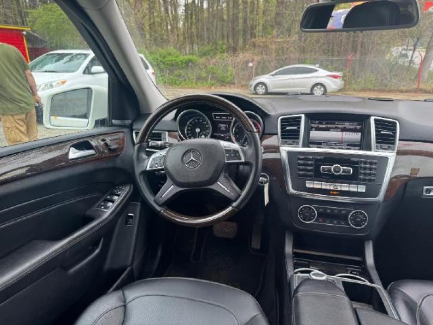 2013 White Mercedes-Benz ML 350 ML350 (4JGDA5JB9DA) , located at 1806 Veterans Memorial Hwy SW, Austell, GA, 30168, (770) 944-9558, 33.817959, -84.606987 - Photo#10