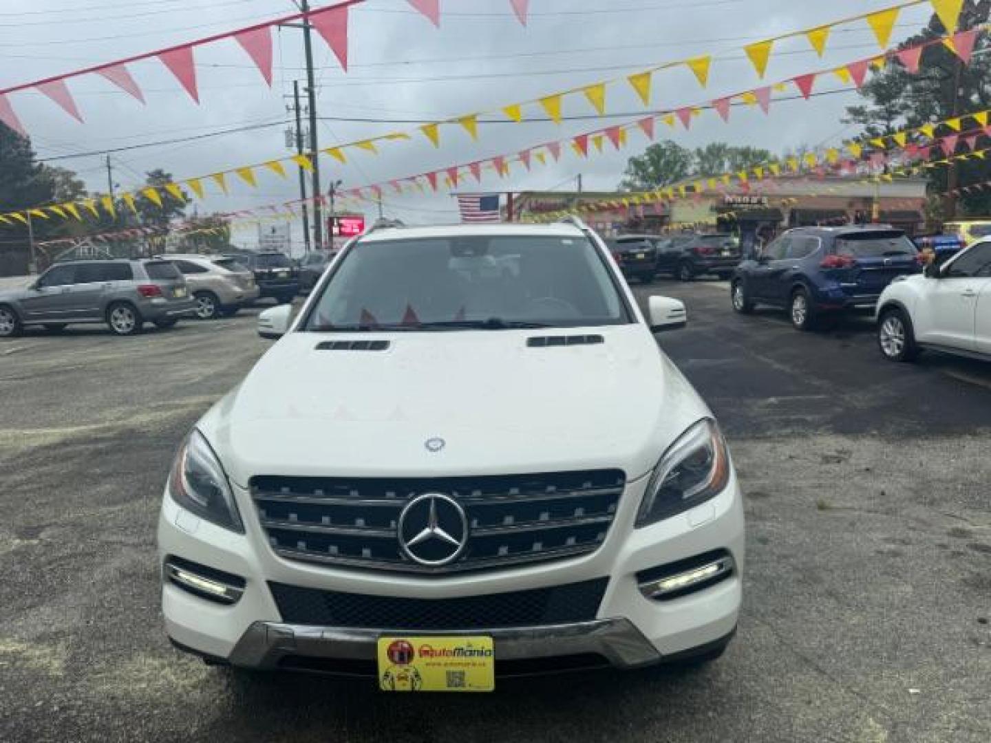2013 White Mercedes-Benz ML 350 ML350 (4JGDA5JB9DA) , located at 1806 Veterans Memorial Hwy SW, Austell, GA, 30168, (770) 944-9558, 33.817959, -84.606987 - Photo#1