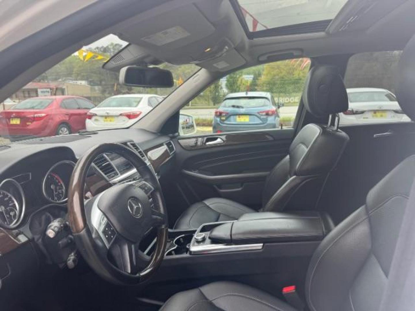 2013 White Mercedes-Benz ML 350 ML350 (4JGDA5JB9DA) , located at 1806 Veterans Memorial Hwy SW, Austell, GA, 30168, (770) 944-9558, 33.817959, -84.606987 - Photo#6