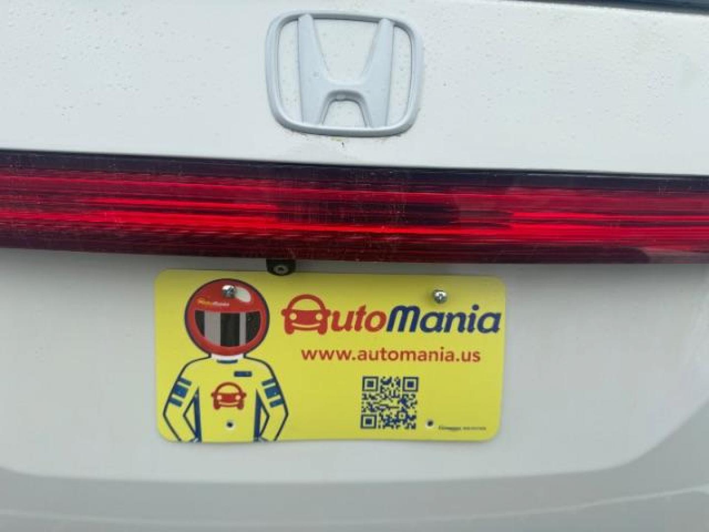 2014 White Honda Odyssey Touring | Touring Elite (5FNRL5H97EB) with an 3.5L V-6 i-VTEC variable valve control engine, located at 1806 Veterans Memorial Hwy SW, Austell, GA, 30168, (770) 944-9558, 33.817959, -84.606987 - Photo#16