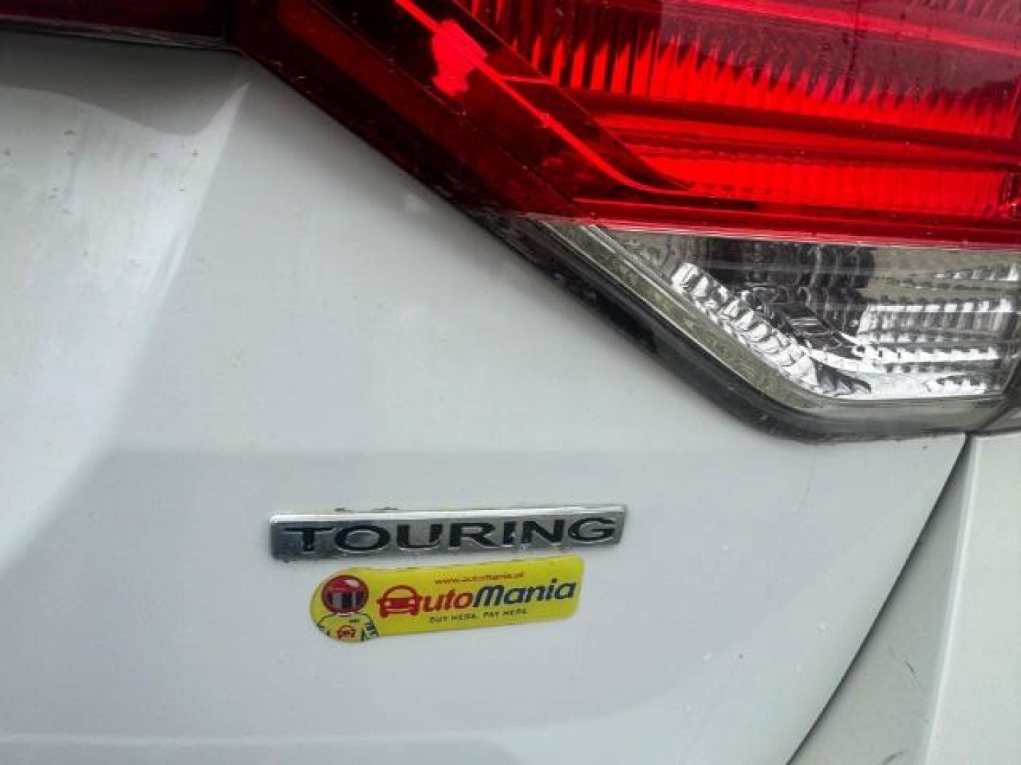 2014 White Honda Odyssey Touring | Touring Elite (5FNRL5H97EB) with an 3.5L V-6 i-VTEC variable valve control engine, located at 1806 Veterans Memorial Hwy SW, Austell, GA, 30168, (770) 944-9558, 33.817959, -84.606987 - Photo#17