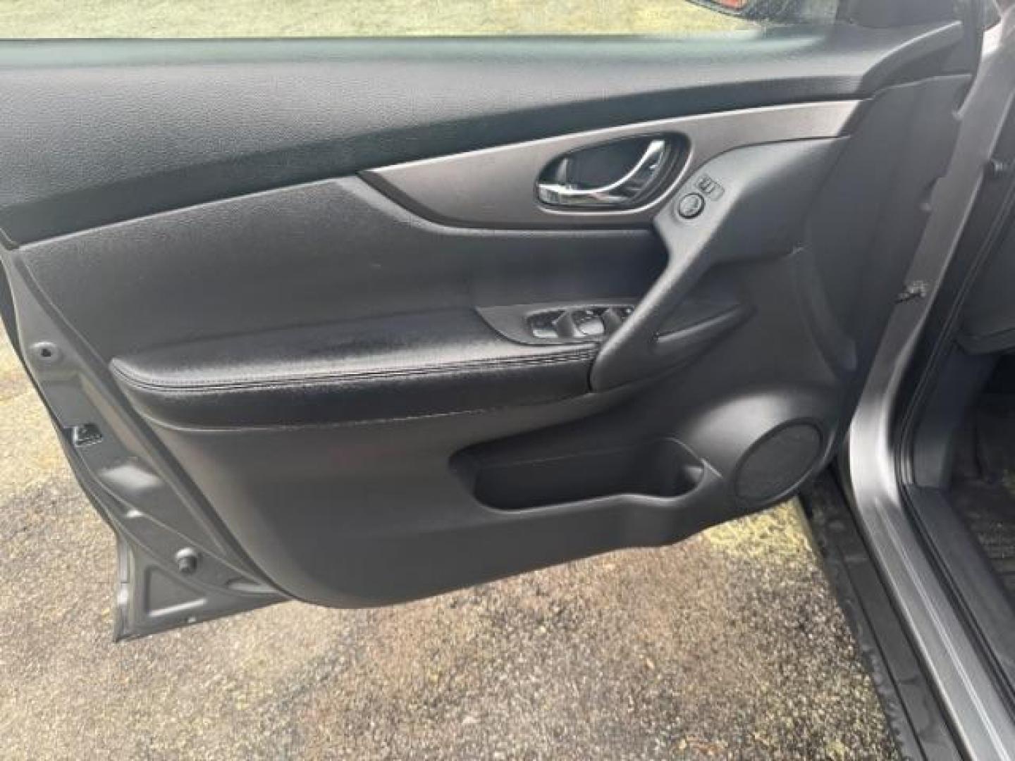 2016 Gray Nissan Rogue SV (KNMAT2MT9GP) with an 2.5L I-4 DOHC engine, located at 1806 Veterans Memorial Hwy SW, Austell, GA, 30168, (770) 944-9558, 33.817959, -84.606987 - Photo#7
