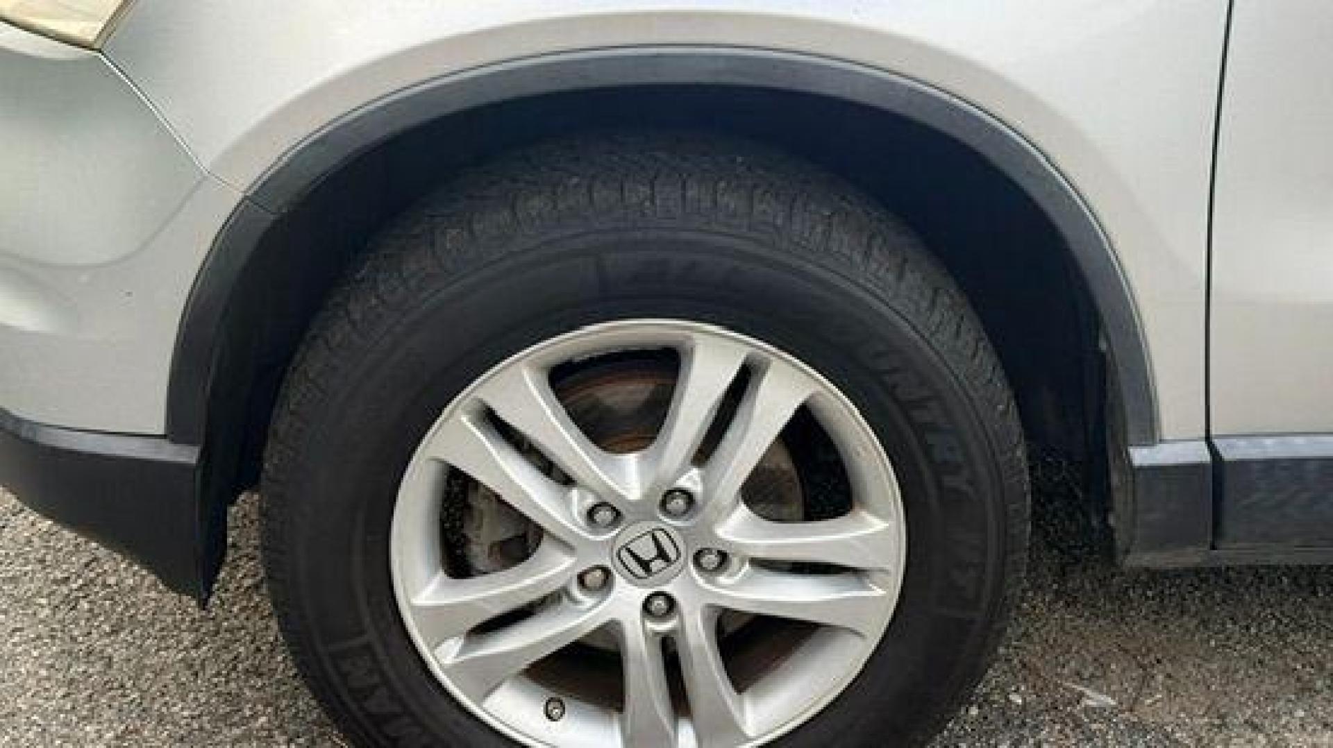 2011 Silver Honda CR-V EX-L (JHLRE3H75BC) with an 2.4L I-4 DOHC engine, located at 1806 Veterans Memorial Hwy SW, Austell, GA, 30168, (770) 944-9558, 33.817959, -84.606987 - Photo#15