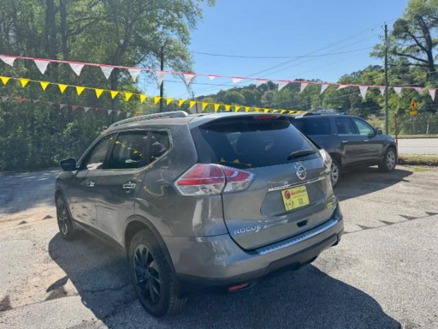 2014 Gray Nissan Rogue SL (5N1AT2MT3EC) with an 2.5L I-4 DOHC engine, located at 1806 Veterans Memorial Hwy SW, Austell, GA, 30168, (770) 944-9558, 33.817959, -84.606987 - Photo#5