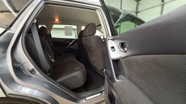 2014 Gray Nissan Murano S (JN8AZ1MU5EW) with an 3.5L V-6 DOHC engine, located at 1806 Veterans Memorial Hwy SW, Austell, GA, 30168, (770) 944-9558, 33.817959, -84.606987 - Photo#17