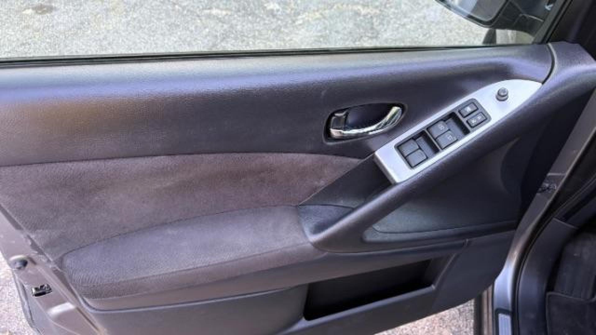 2014 Gray Nissan Murano S (JN8AZ1MU5EW) with an 3.5L V-6 DOHC engine, located at 1806 Veterans Memorial Hwy SW, Austell, GA, 30168, (770) 944-9558, 33.817959, -84.606987 - Photo#11