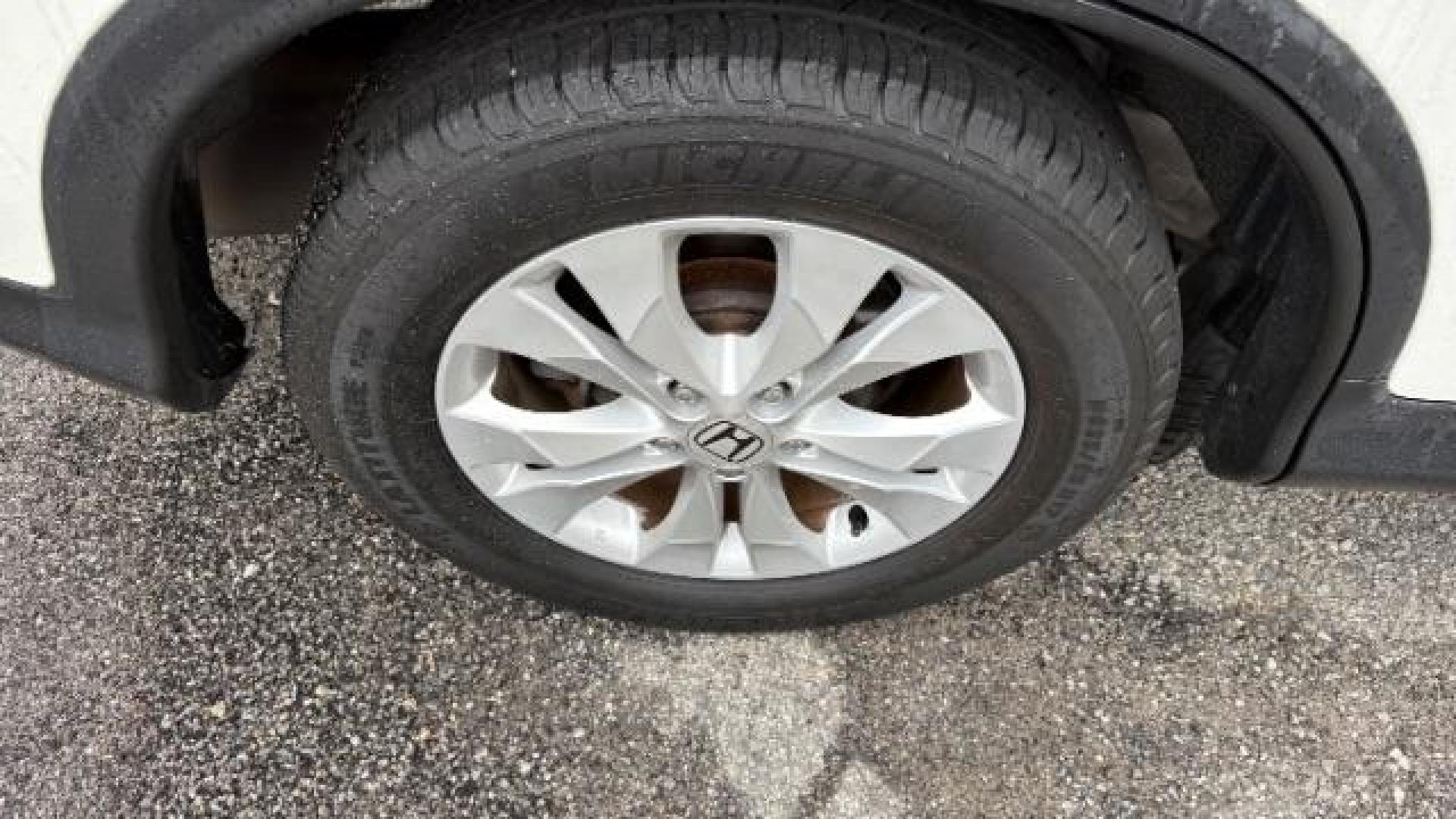 2014 White Honda CR-V EX-L (5J6RM3H78EL) with an 2.4L I-4 DOHC engine, located at 1806 Veterans Memorial Hwy SW, Austell, GA, 30168, (770) 944-9558, 33.817959, -84.606987 - Photo#16