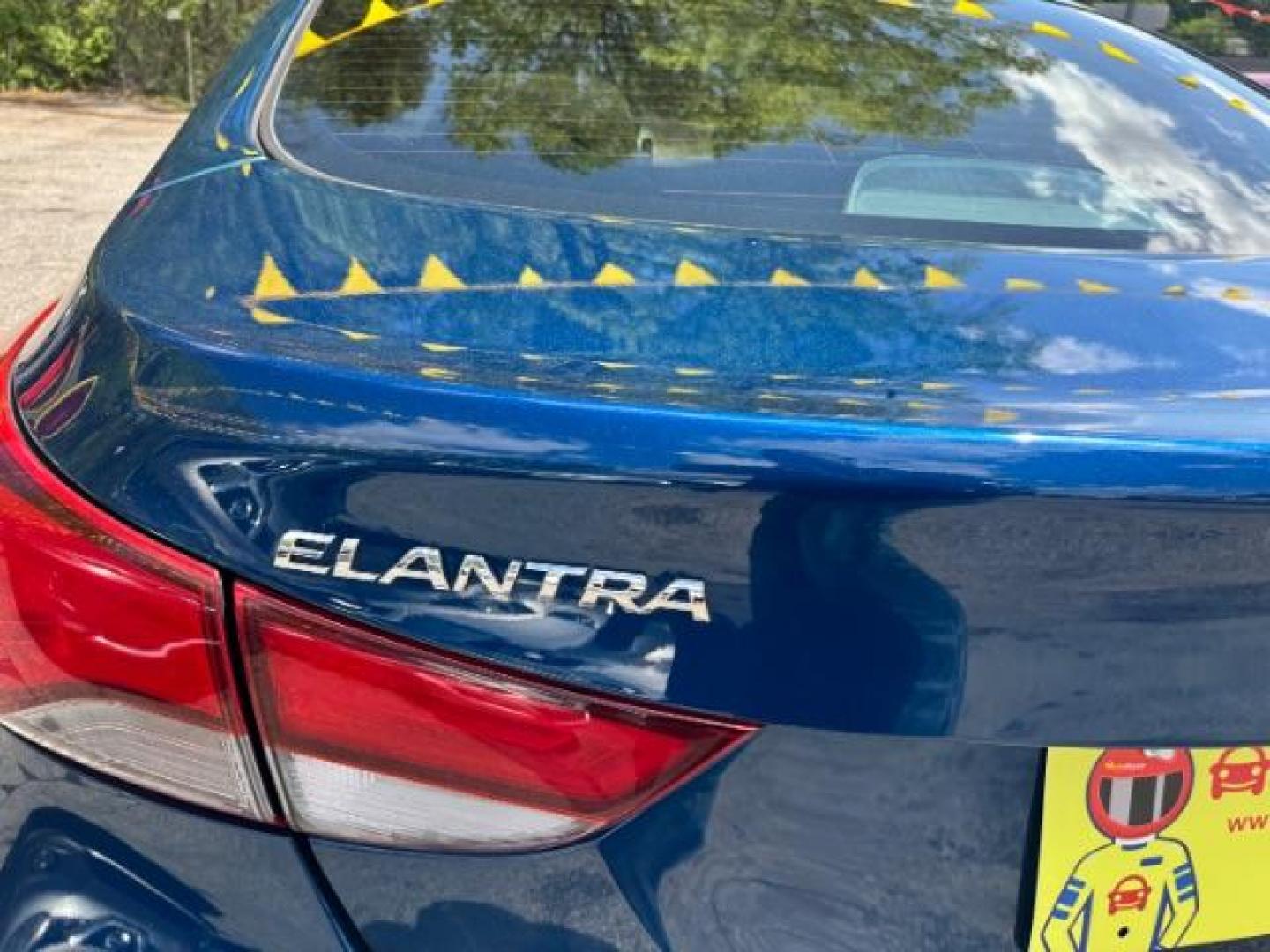 2015 Blue Hyundai Elantra SE (KMHDH4AE3FU) with an Nu 1.8L I-4 DOHC engine, located at 1806 Veterans Memorial Hwy SW, Austell, GA, 30168, (770) 944-9558, 33.817959, -84.606987 - Photo#16