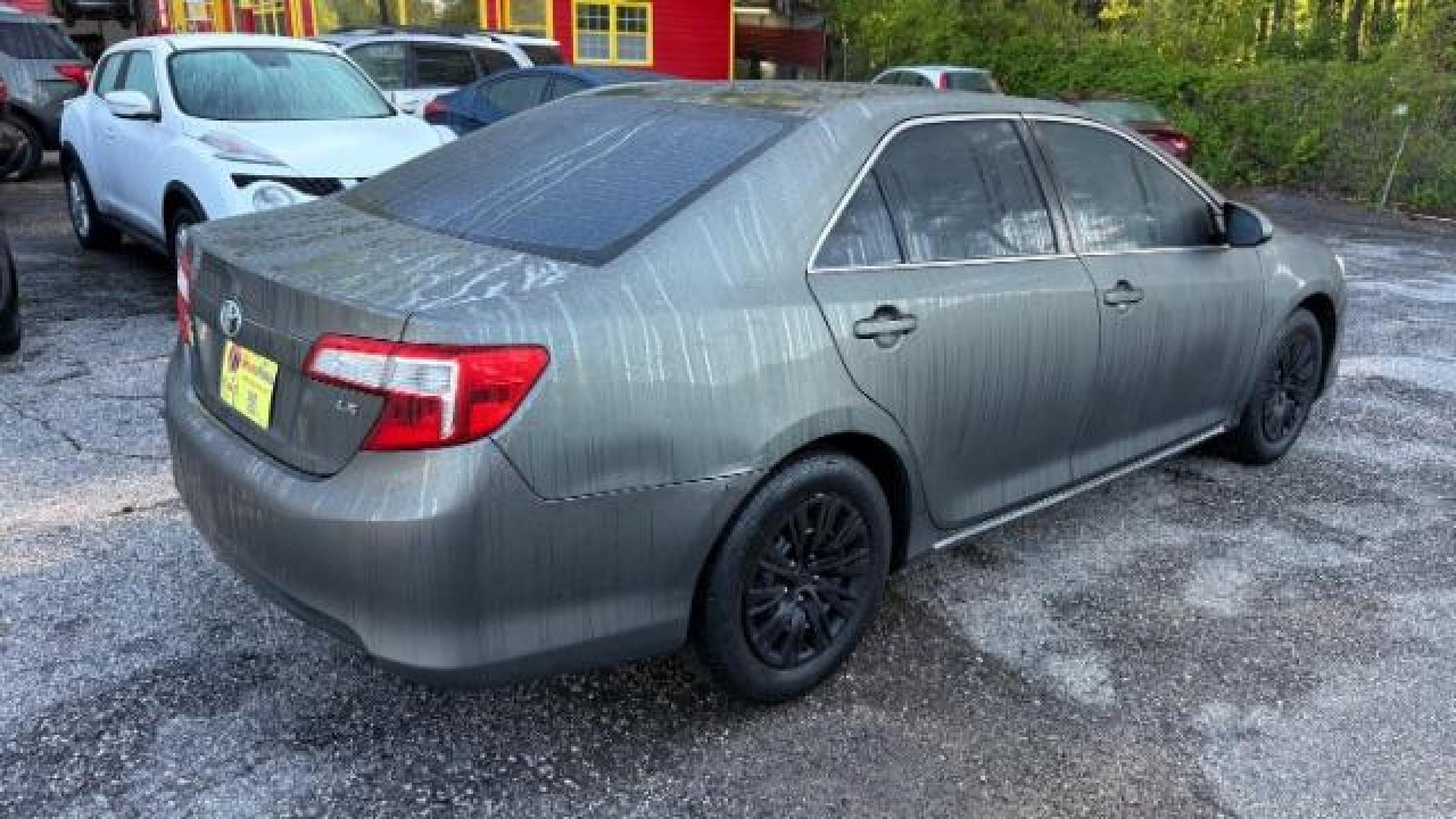 2012 Gray Toyota Camry LE (4T1BF1FK8CU) with an 2.5L I-4 DOHC engine, located at 1806 Veterans Memorial Hwy SW, Austell, GA, 30168, (770) 944-9558, 33.817959, -84.606987 - Photo#2
