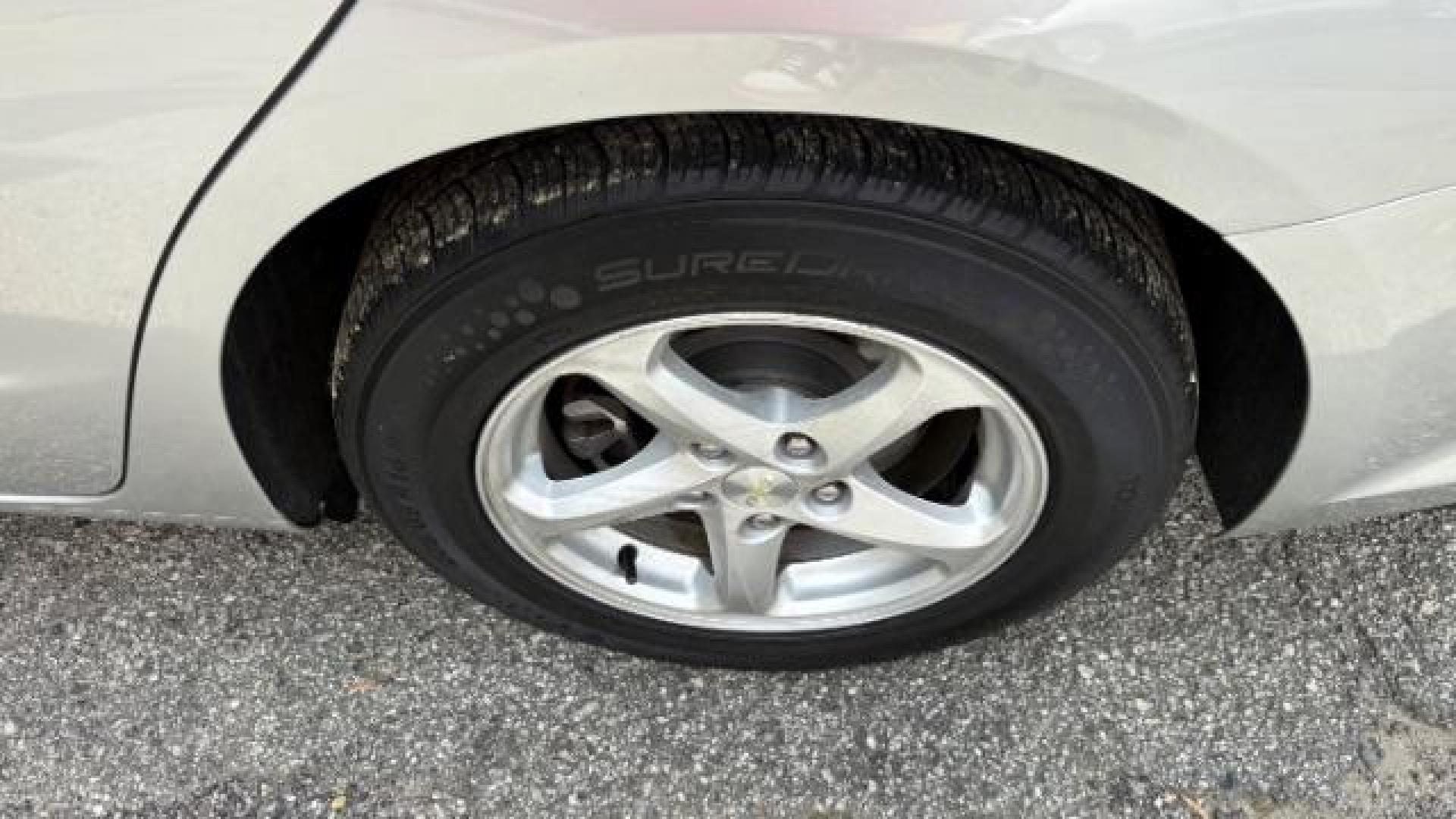 2018 Gray Chevrolet Malibu 1LS (1G1ZB5ST8JF) with an ECOTEC 1.5L I-4 gasoline direct injection engine, located at 1806 Veterans Memorial Hwy SW, Austell, GA, 30168, (770) 944-9558, 33.817959, -84.606987 - Photo#17