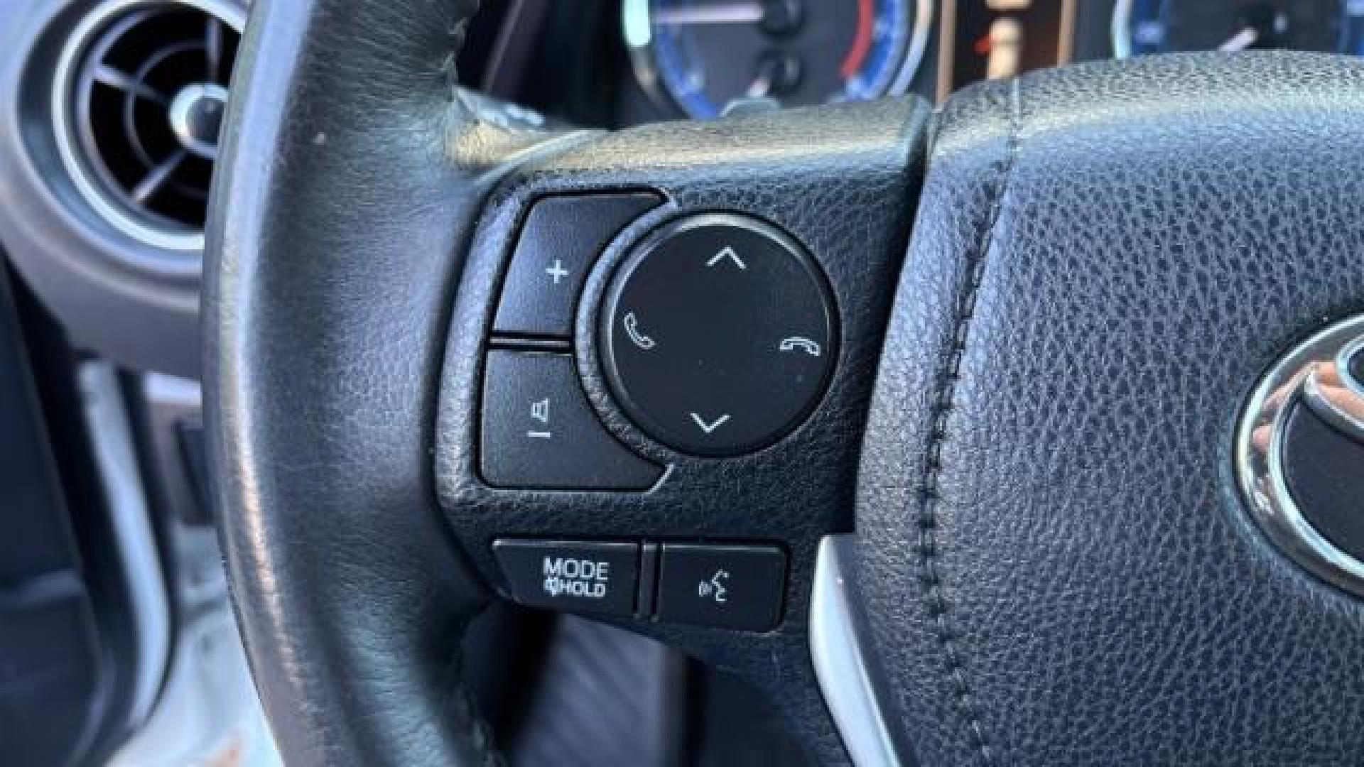 2017 White Toyota Corolla SE (5YFBURHE6HP) with an 1.8L I-4 DOHC engine, located at 1806 Veterans Memorial Hwy SW, Austell, GA, 30168, (770) 944-9558, 33.817959, -84.606987 - Photo#11