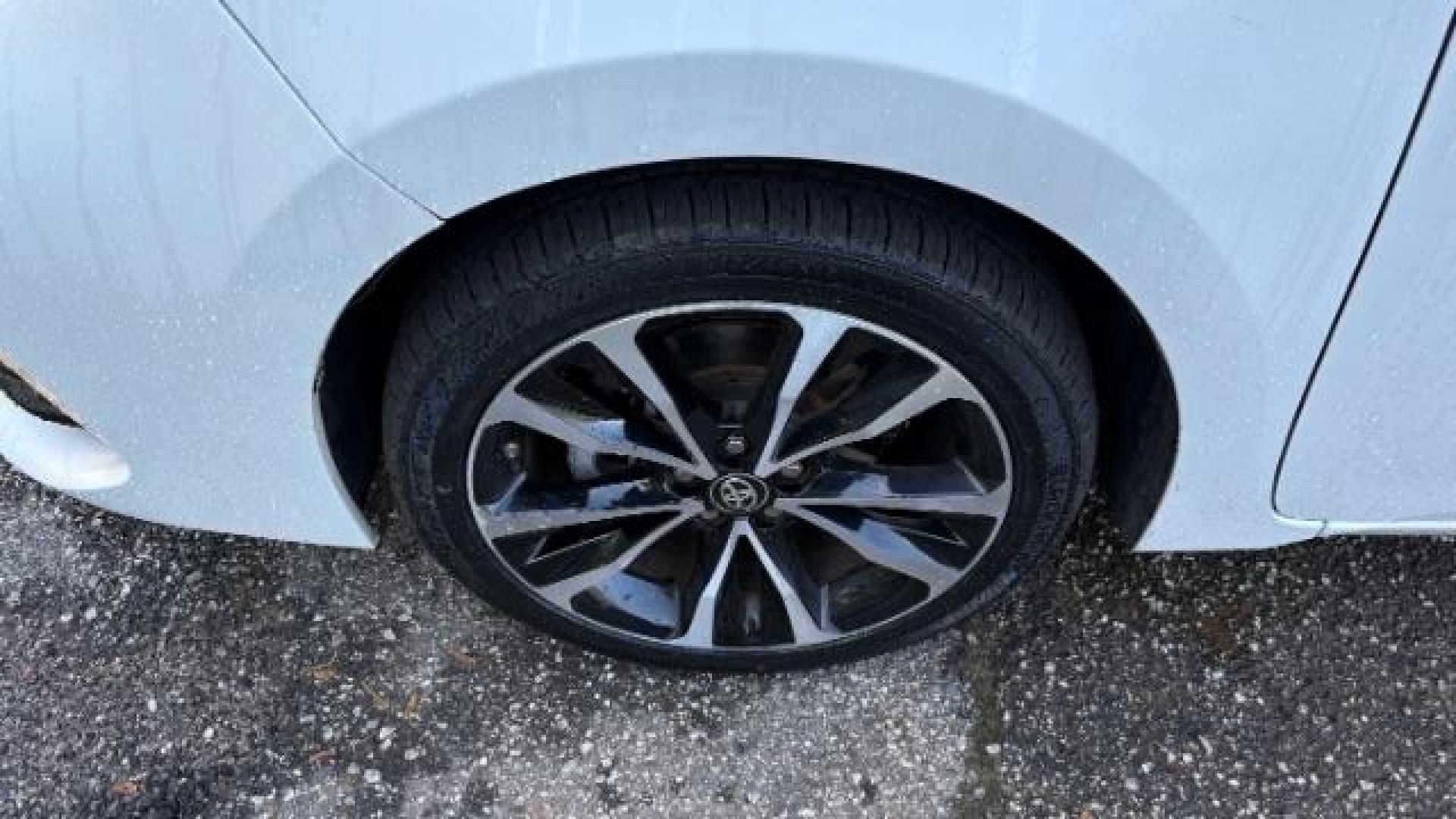 2017 White Toyota Corolla SE (5YFBURHE6HP) with an 1.8L I-4 DOHC engine, located at 1806 Veterans Memorial Hwy SW, Austell, GA, 30168, (770) 944-9558, 33.817959, -84.606987 - Photo#15