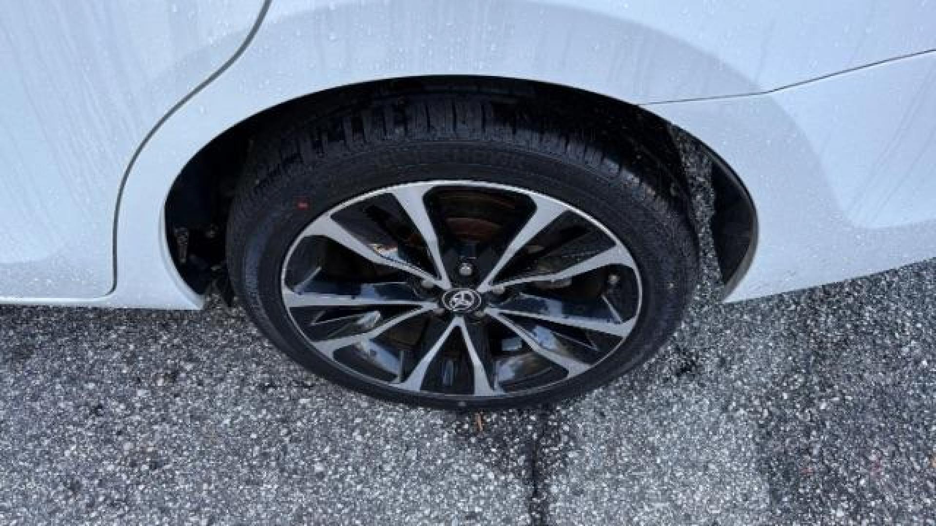 2017 White Toyota Corolla SE (5YFBURHE6HP) with an 1.8L I-4 DOHC engine, located at 1806 Veterans Memorial Hwy SW, Austell, GA, 30168, (770) 944-9558, 33.817959, -84.606987 - Photo#17
