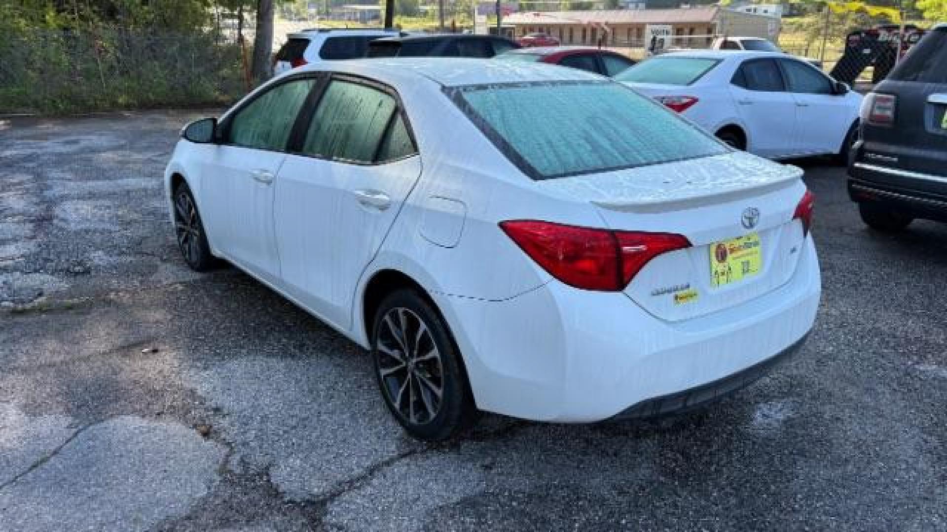 2017 White Toyota Corolla SE (5YFBURHE6HP) with an 1.8L I-4 DOHC engine, located at 1806 Veterans Memorial Hwy SW, Austell, GA, 30168, (770) 944-9558, 33.817959, -84.606987 - Photo#5