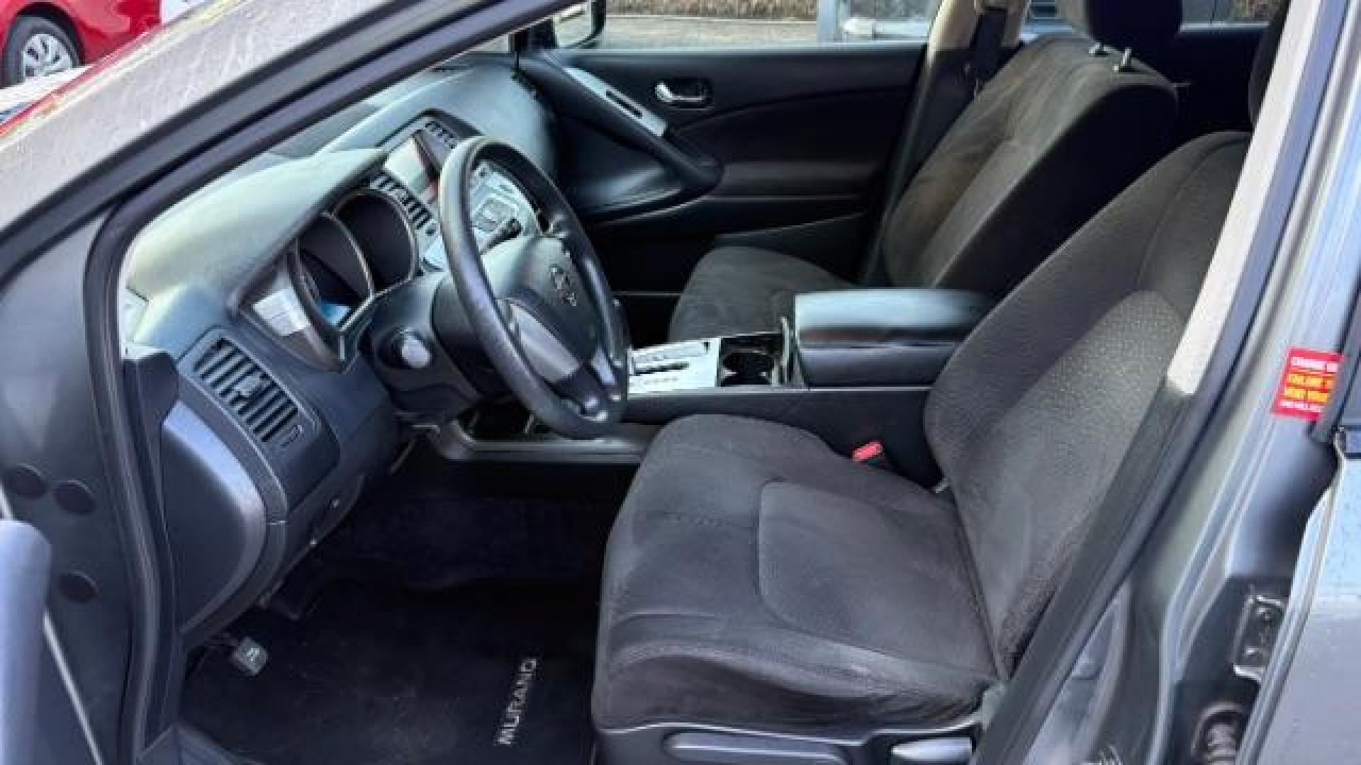 2014 Gray Nissan Murano SV (JN8AZ1MU6EW) with an 3.5L V-6 DOHC engine, located at 1806 Veterans Memorial Hwy SW, Austell, GA, 30168, (770) 944-9558, 33.817959, -84.606987 - Photo#9