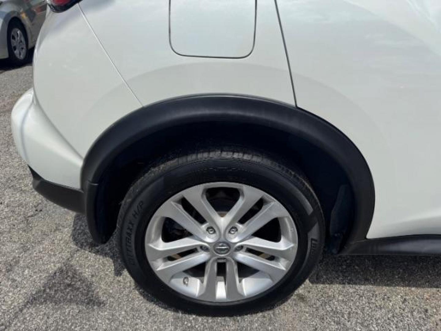 2015 Cream Nissan Juke S (JN8AF5MR2FT) with an 1.6L I-4 gasoline direct injection engine, located at 1806 Veterans Memorial Hwy SW, Austell, GA, 30168, (770) 944-9558, 33.817959, -84.606987 - Photo#11