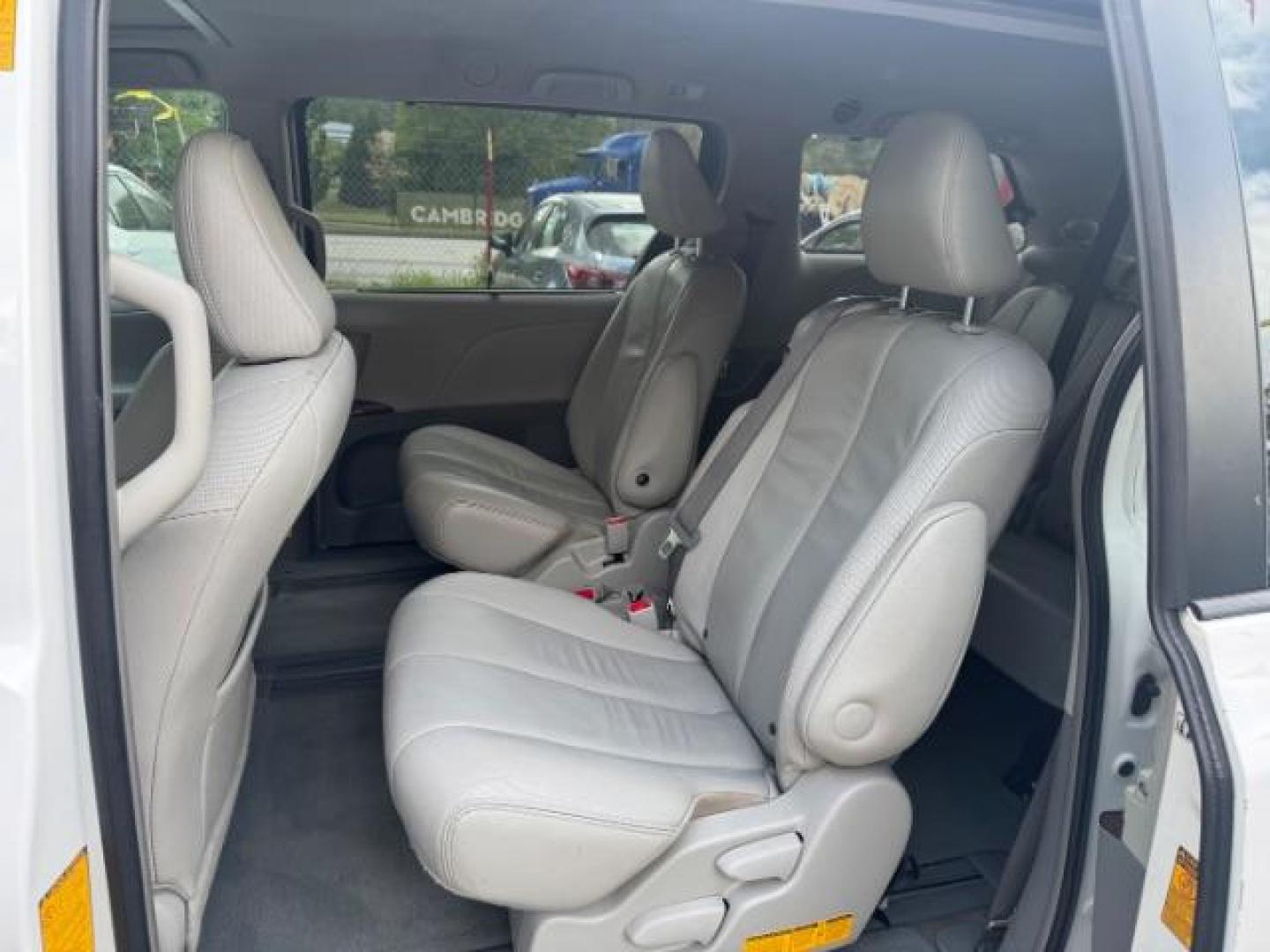 2013 White Toyota Sienna XLE V6 7 Passenger Auto Access Seat (5TDYK3DC4DS) with an 3.5L V-6 DOHC engine, located at 1806 Veterans Memorial Hwy SW, Austell, GA, 30168, (770) 944-9558, 33.817959, -84.606987 - Photo#8